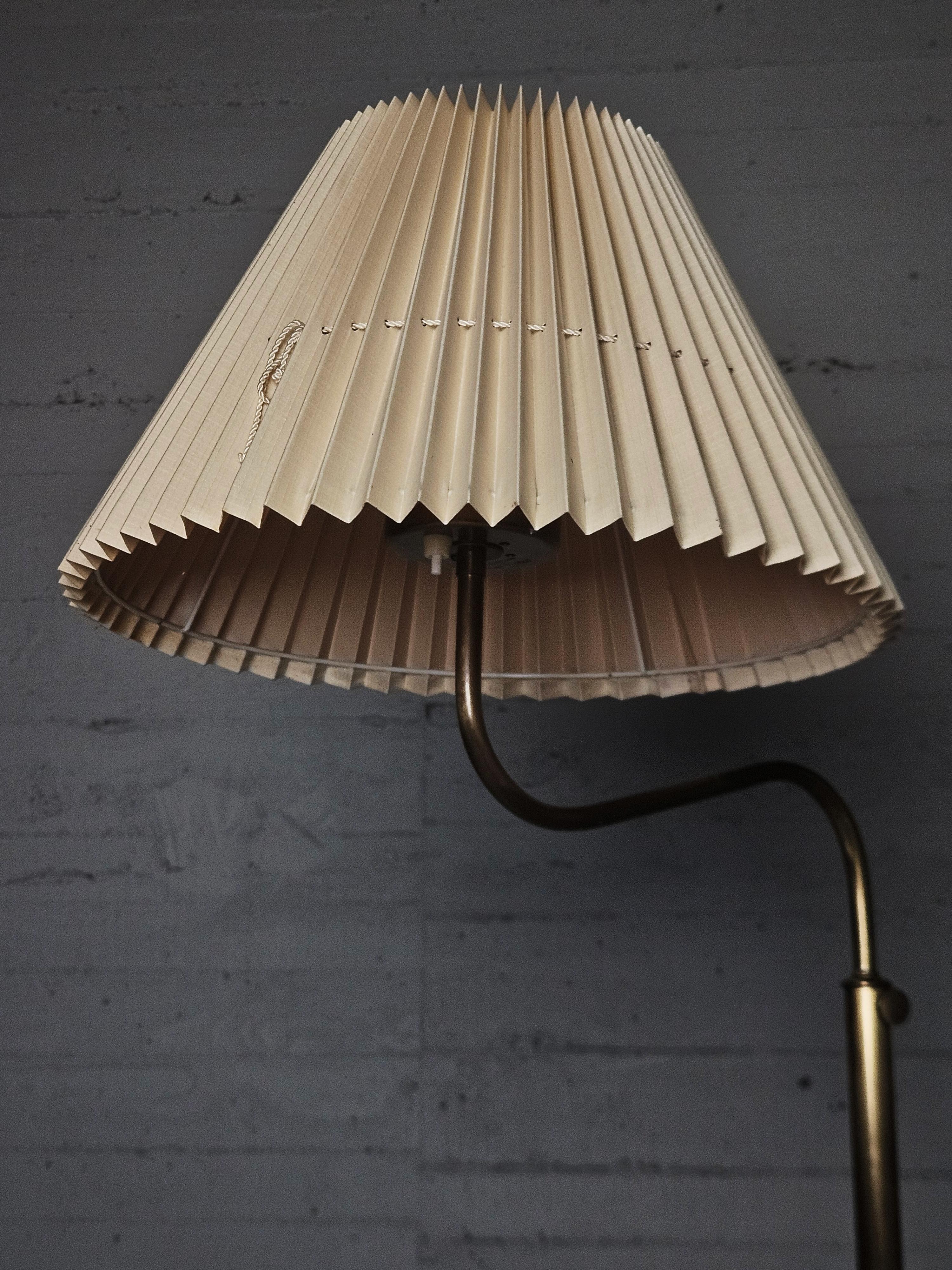 Scandinavian Modern Floor lamp model '2568' by Josef Frank for Svenskt Tenn, Sweden, 1940s