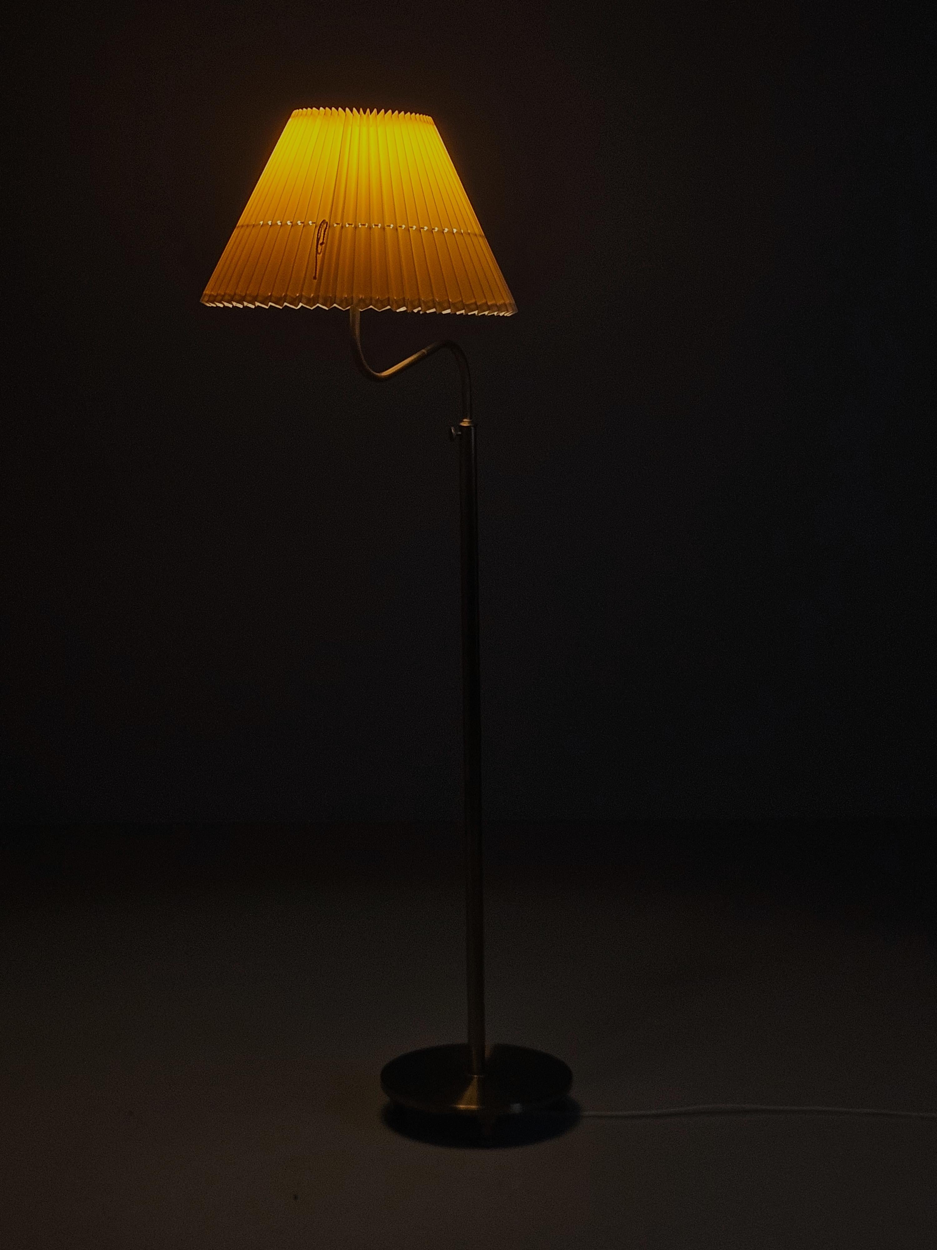 Floor lamp model '2568' by Josef Frank for Svenskt Tenn, Sweden, 1940s 2