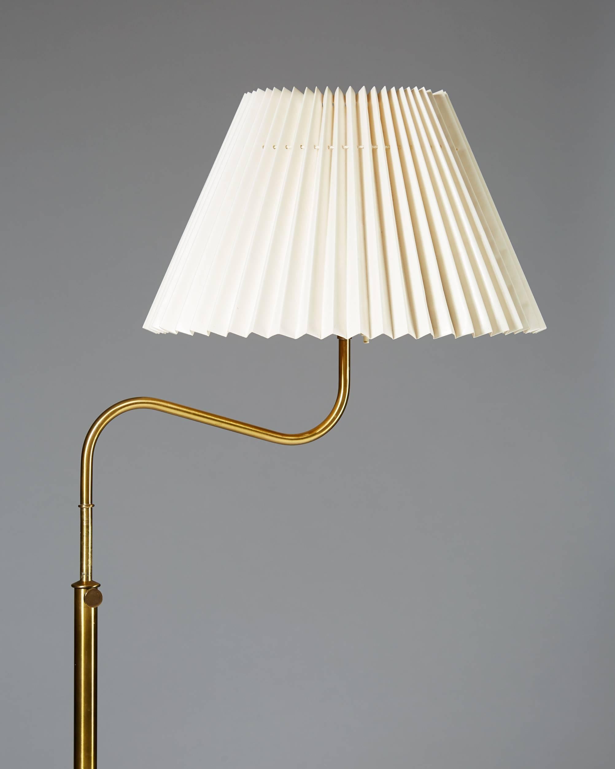 Scandinavian Modern Floor Lamp Model 2568 Designed by Josef Frank for Svenskt Tenn, Sweden, 1939 
