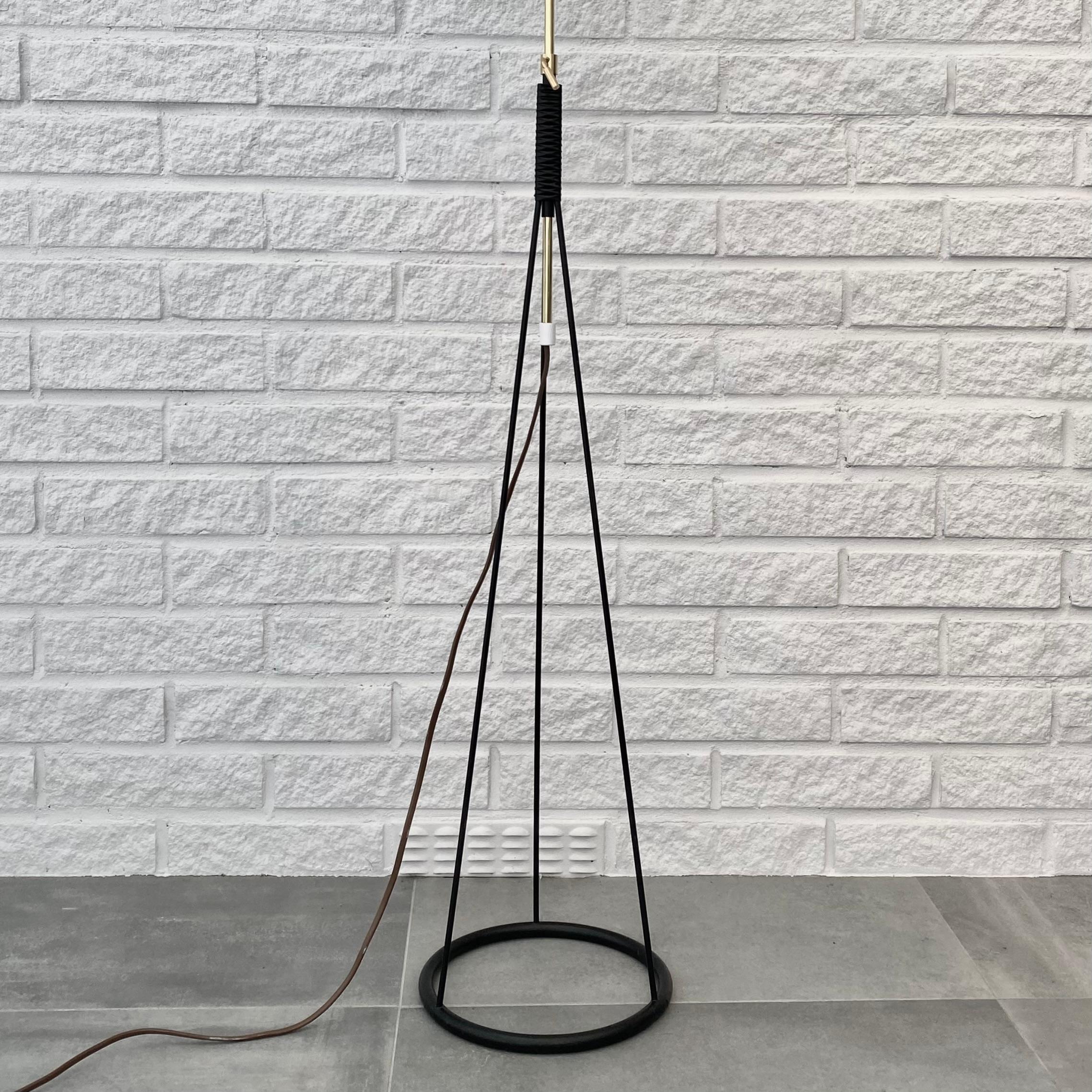 Swedish Floor lamp model 2619 by Eje Ahlgren for LUCO Armaturfabrik, Sweden, 1950’s For Sale