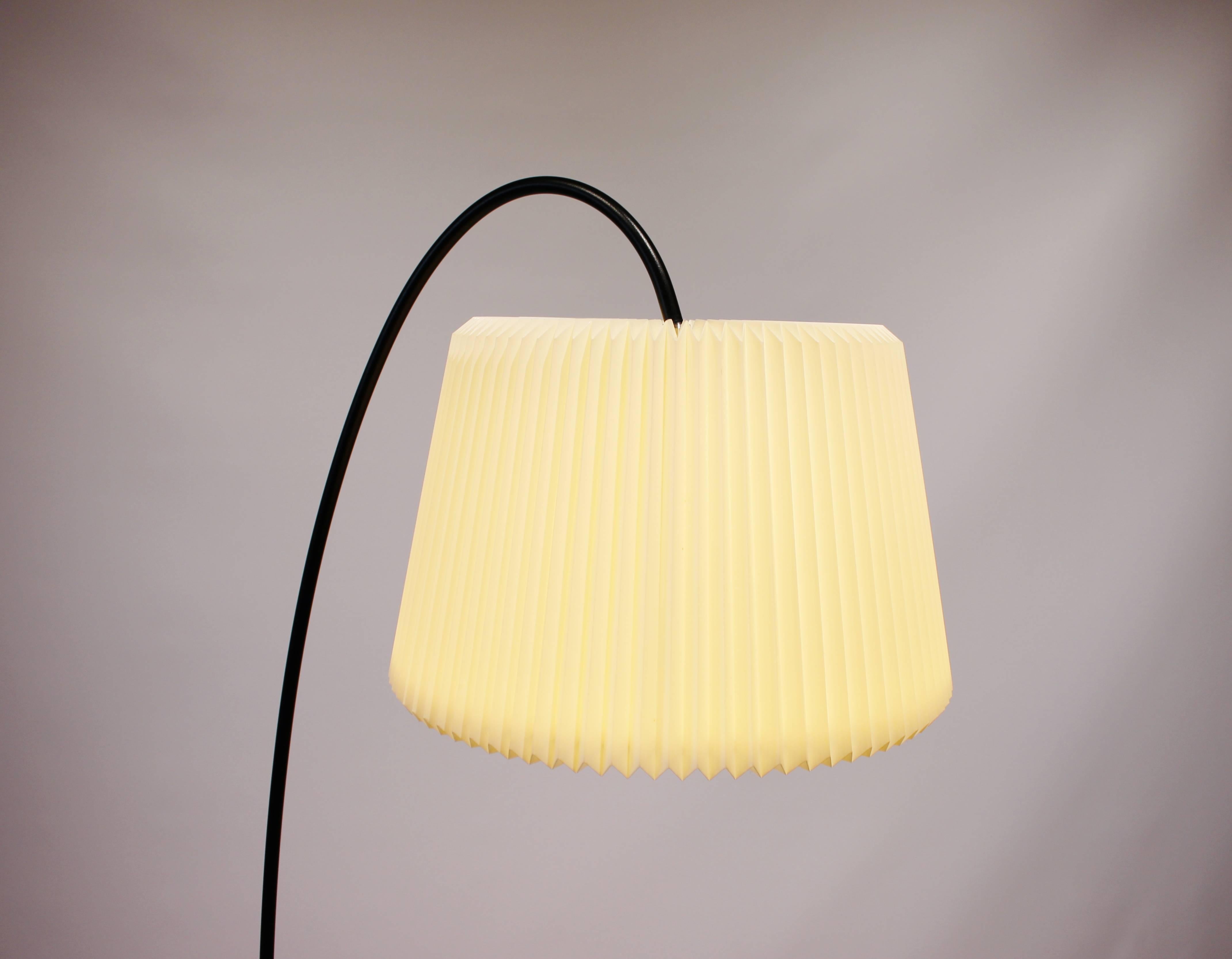 Floor Lamp, Model 320, Snowdrop by Harrit-Sørensen-Samson for Le Klint In Good Condition In Lejre, DK