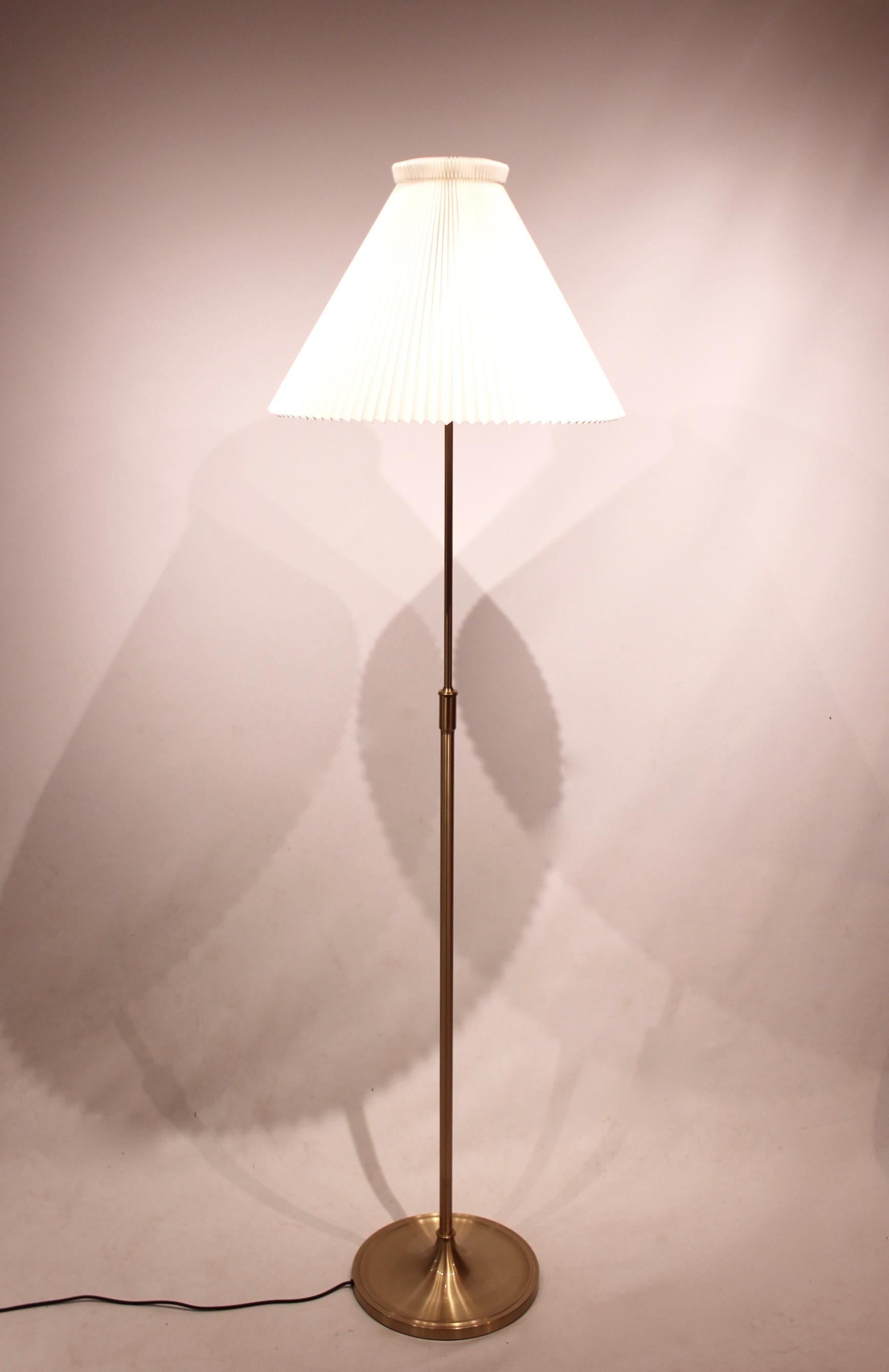 Floor lamp, model 339, designed by Aage Petersen for Le Klint. The lamp is in great vintage condition and can be adjusted in height.
