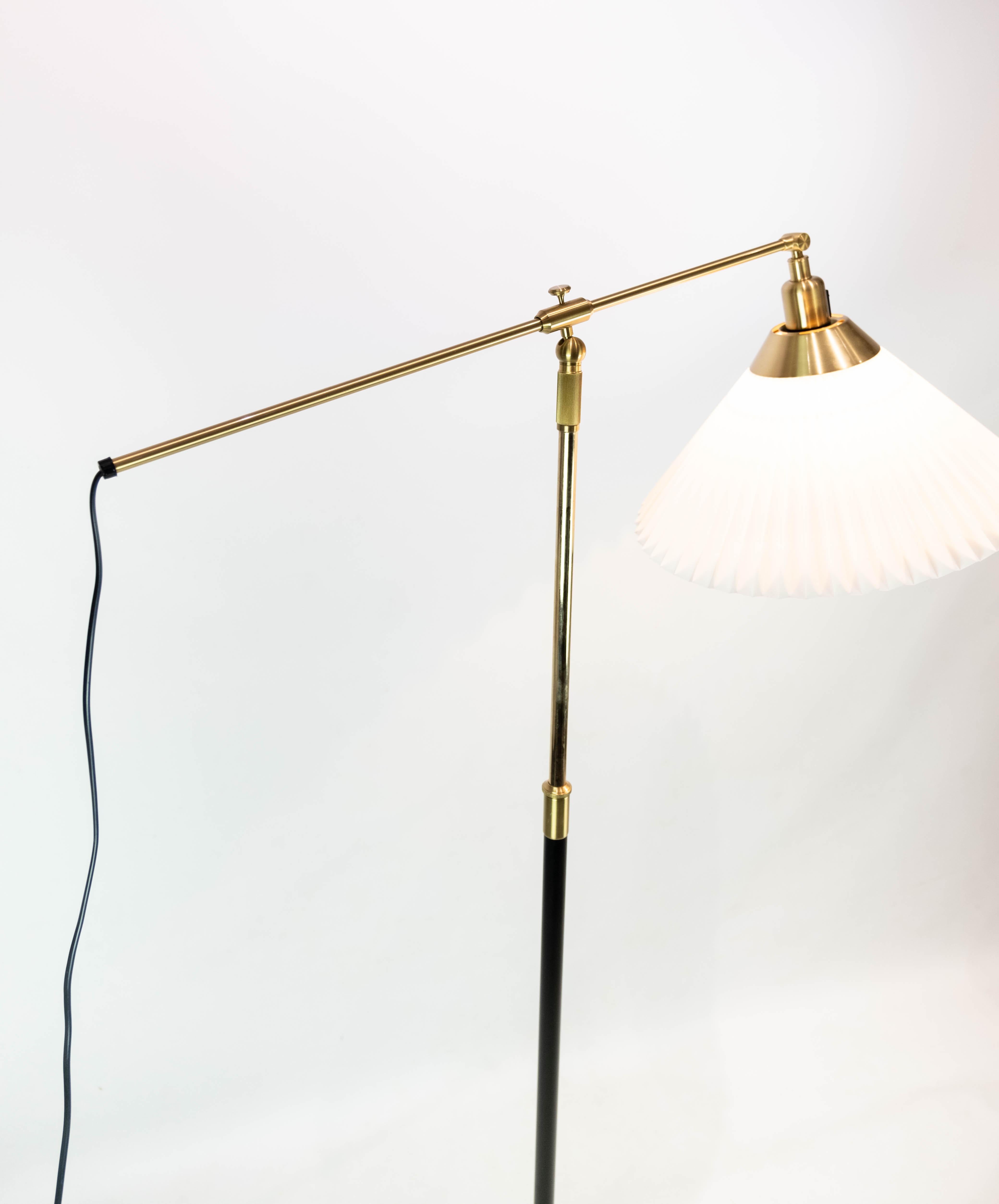 Floor Lamp, Model 349, in Brass and Black Metal, by Le Klint In Good Condition In Lejre, DK