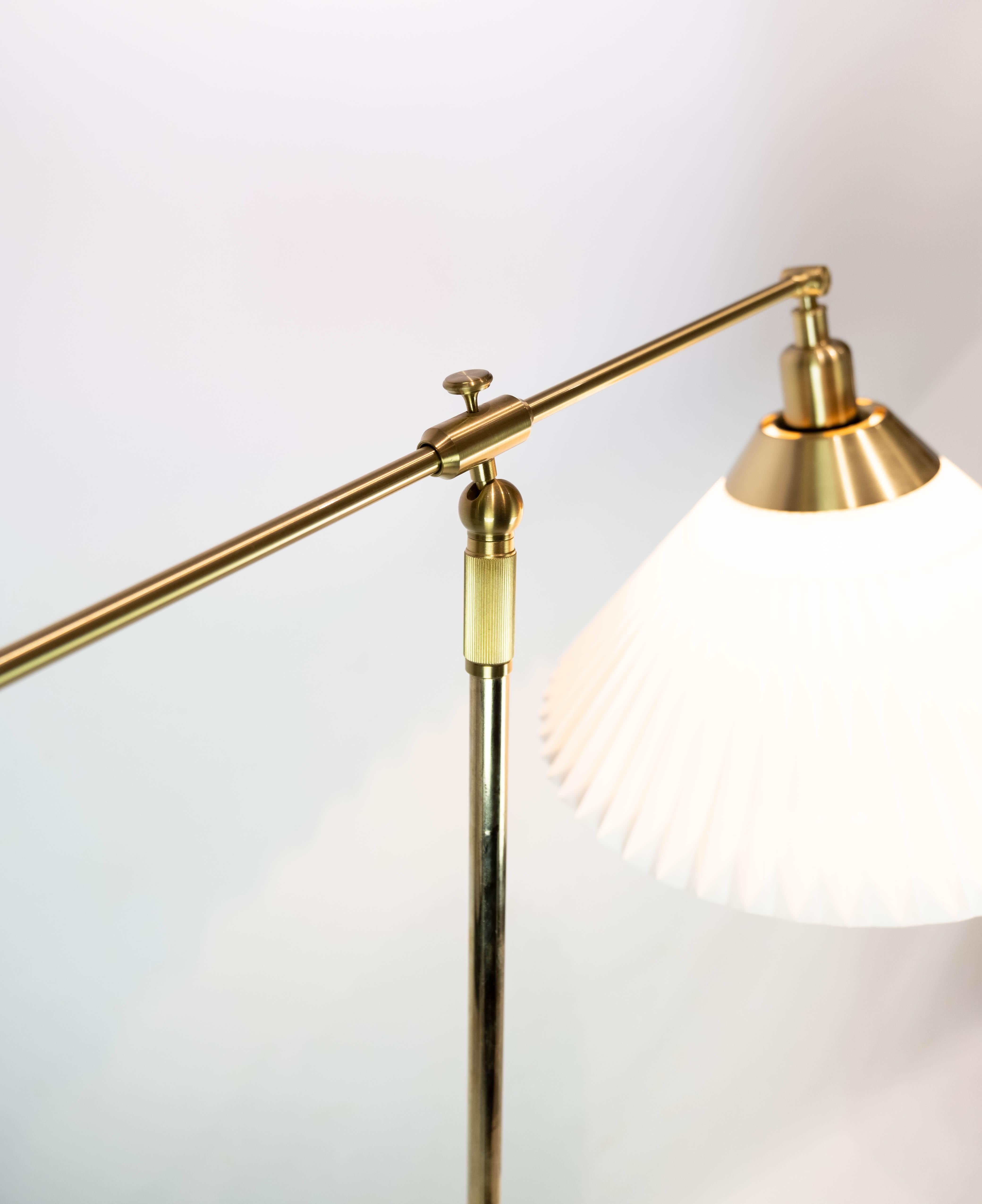 Mid-20th Century Floor Lamp, Model 349, in Brass and Black Metal, by Le Klint