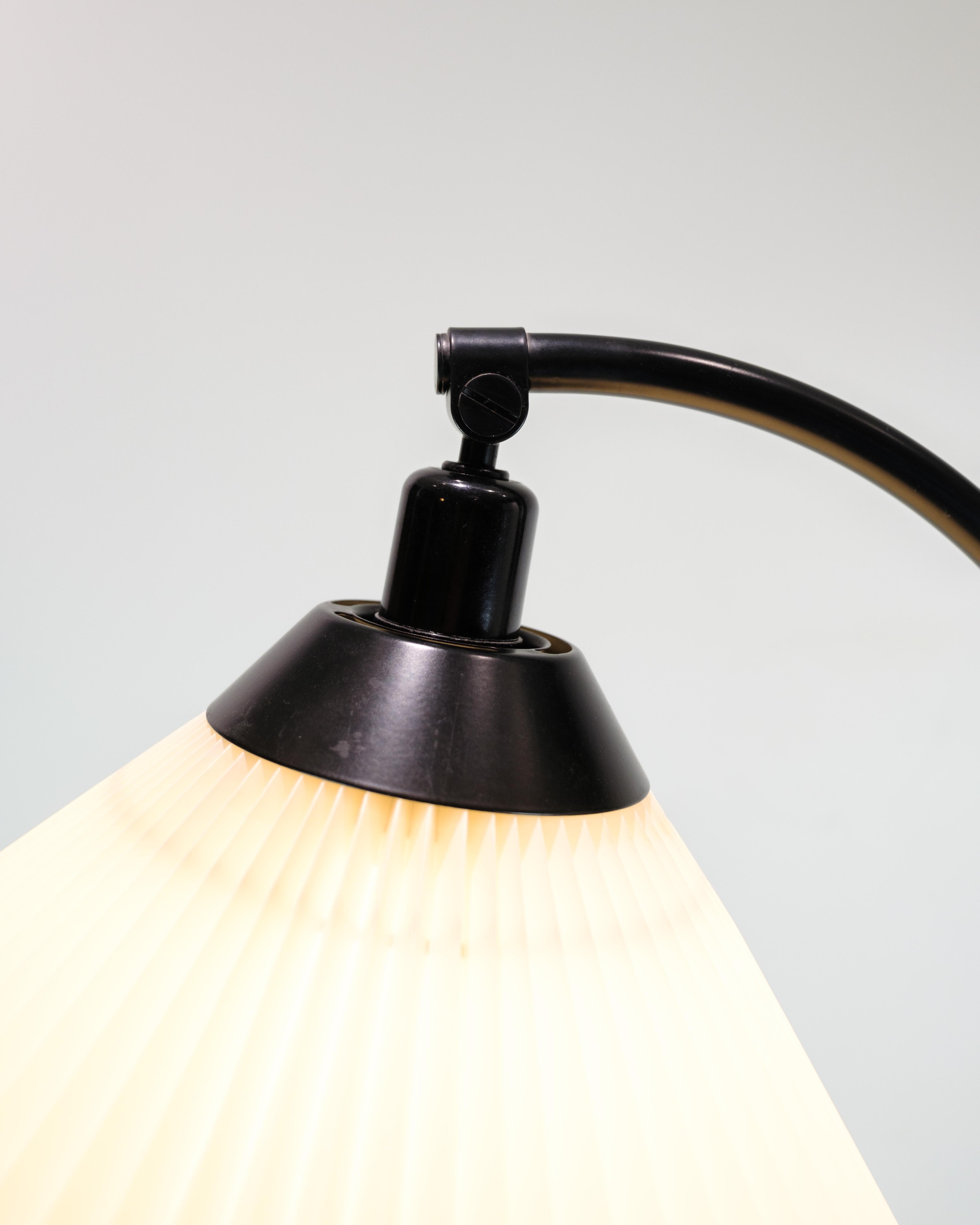 Mid-Century Modern Lampadaire Modèle 368 En Métal Laqué Noir Par Flemming Agger en vente