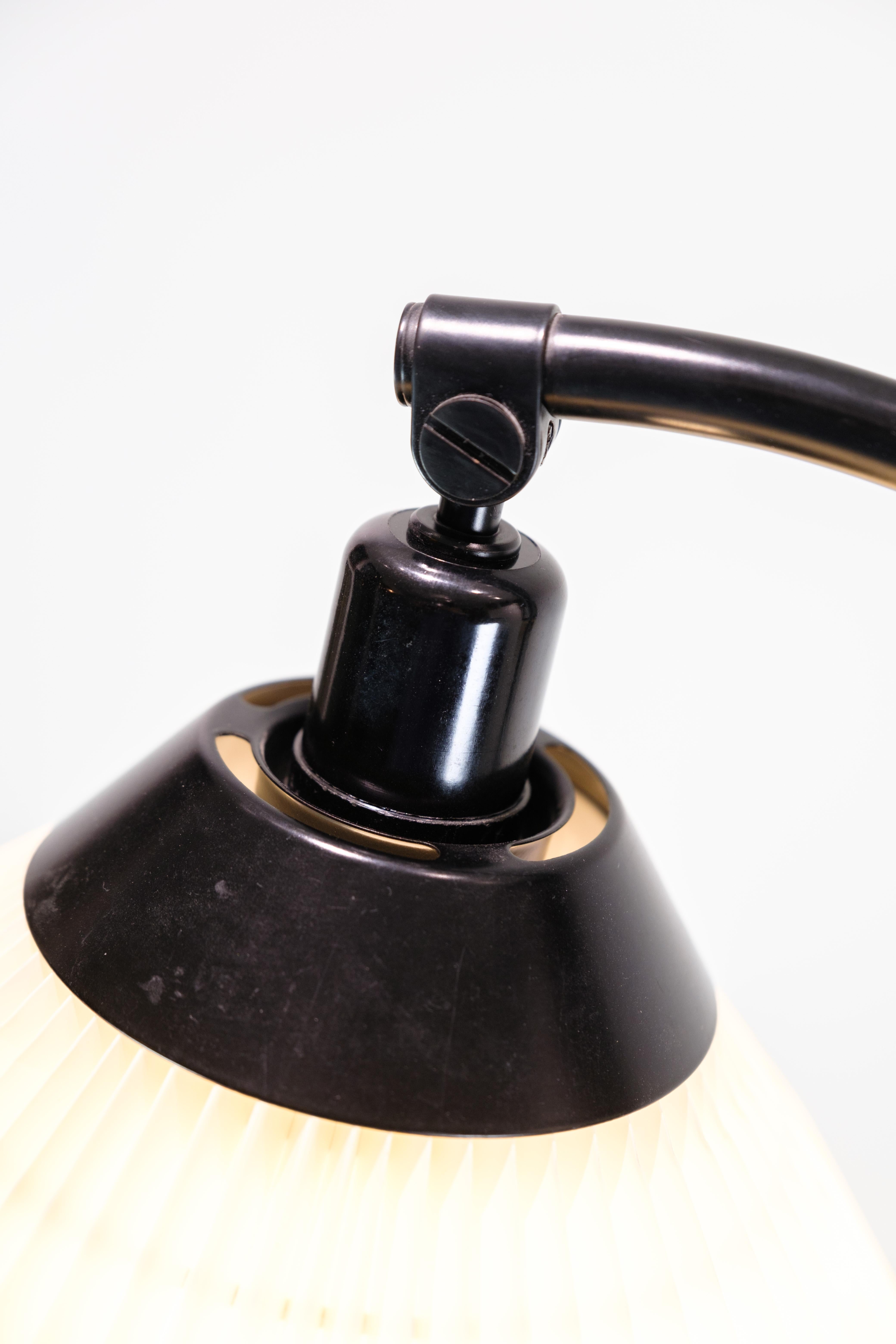 Fin du 20e siècle Lampadaire Modèle 368 En Métal Laqué Noir Par Flemming Agger en vente