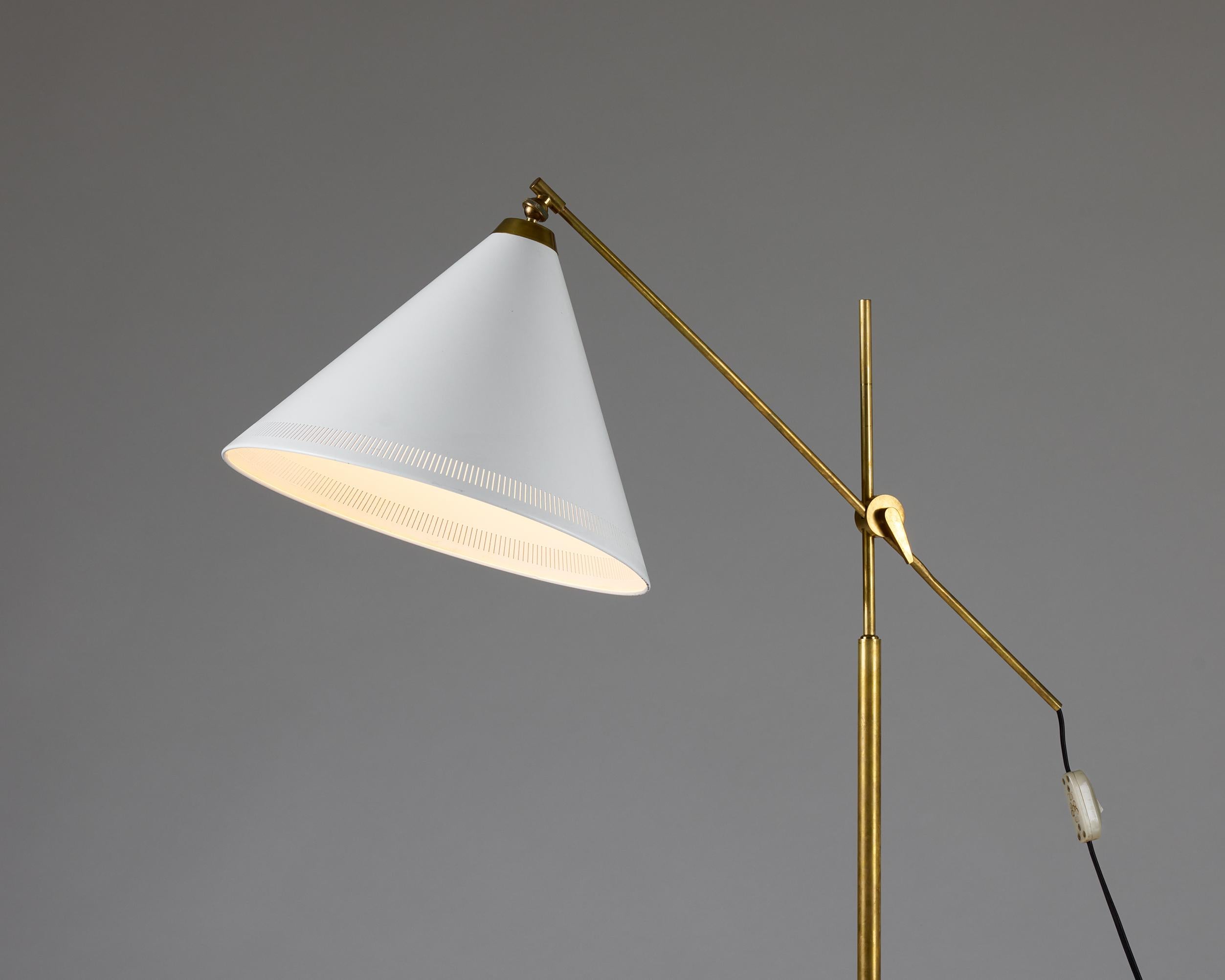 Scandinave moderne Lampadaire modèle 376 Am designs by TH. A Valentin pour Poul Dinesen Danemark, années 1960 en vente
