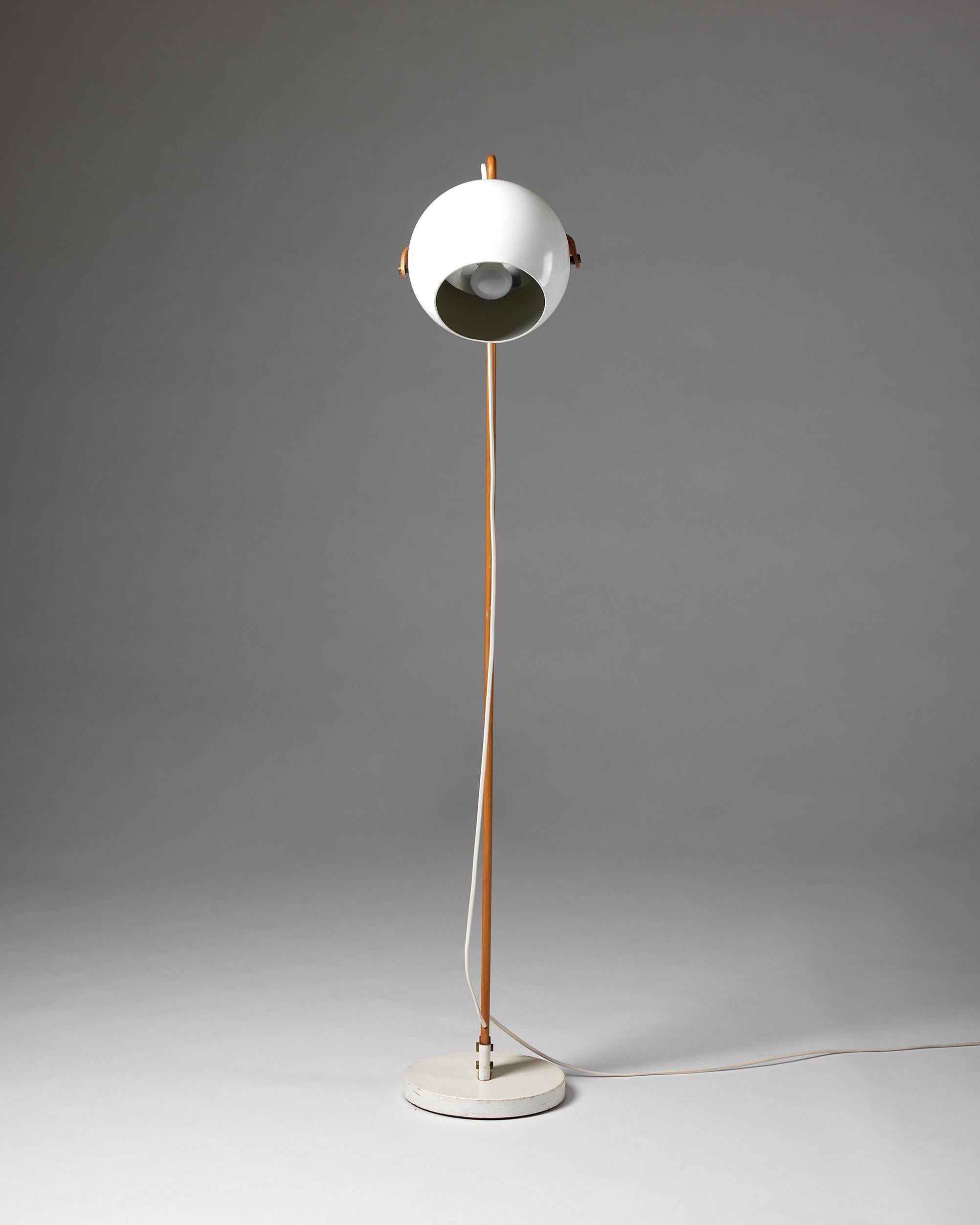 Mid-Century Modern Floor Lamp Model 572 Designed by Hans-Agne Jakobsson for Markaryd, Sweden, 1950s For Sale