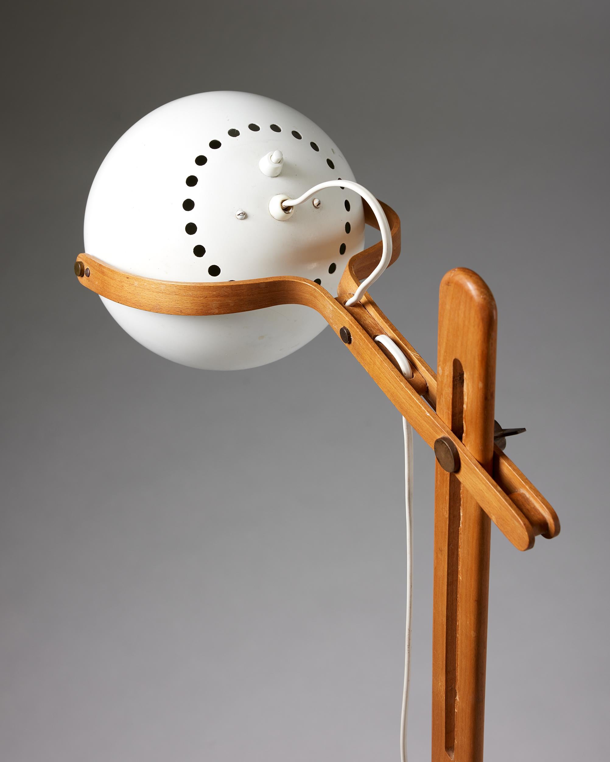 Floor Lamp Model 572 Designed by Hans-Agne Jakobsson for Markaryd, Sweden, 1950s In Good Condition For Sale In Stockholm, SE