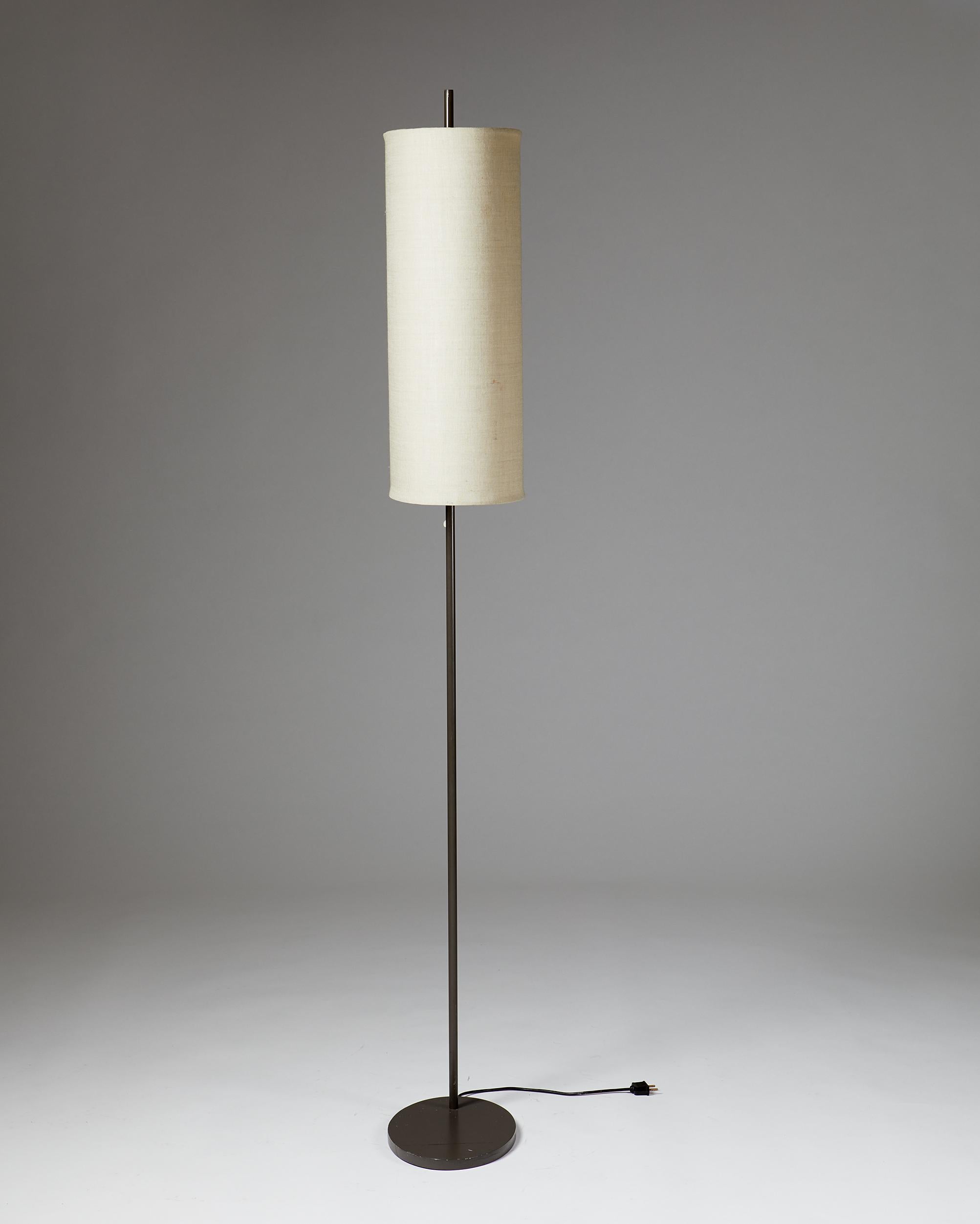 Floor Lamp Model AJ Royal, Designed by Arne Jacobsen In Good Condition In Stockholm, SE