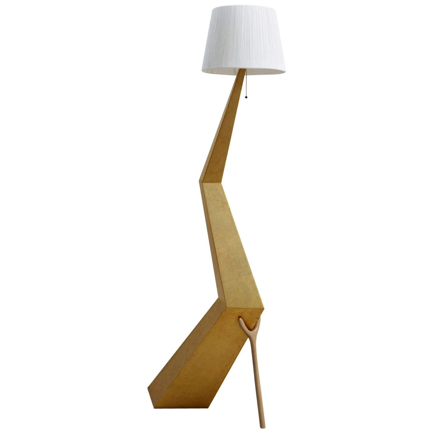 Lampada da terra modello "Bracelli" di Salvador Dalí,  Tessuto avorio Paralume, foglia d'oro