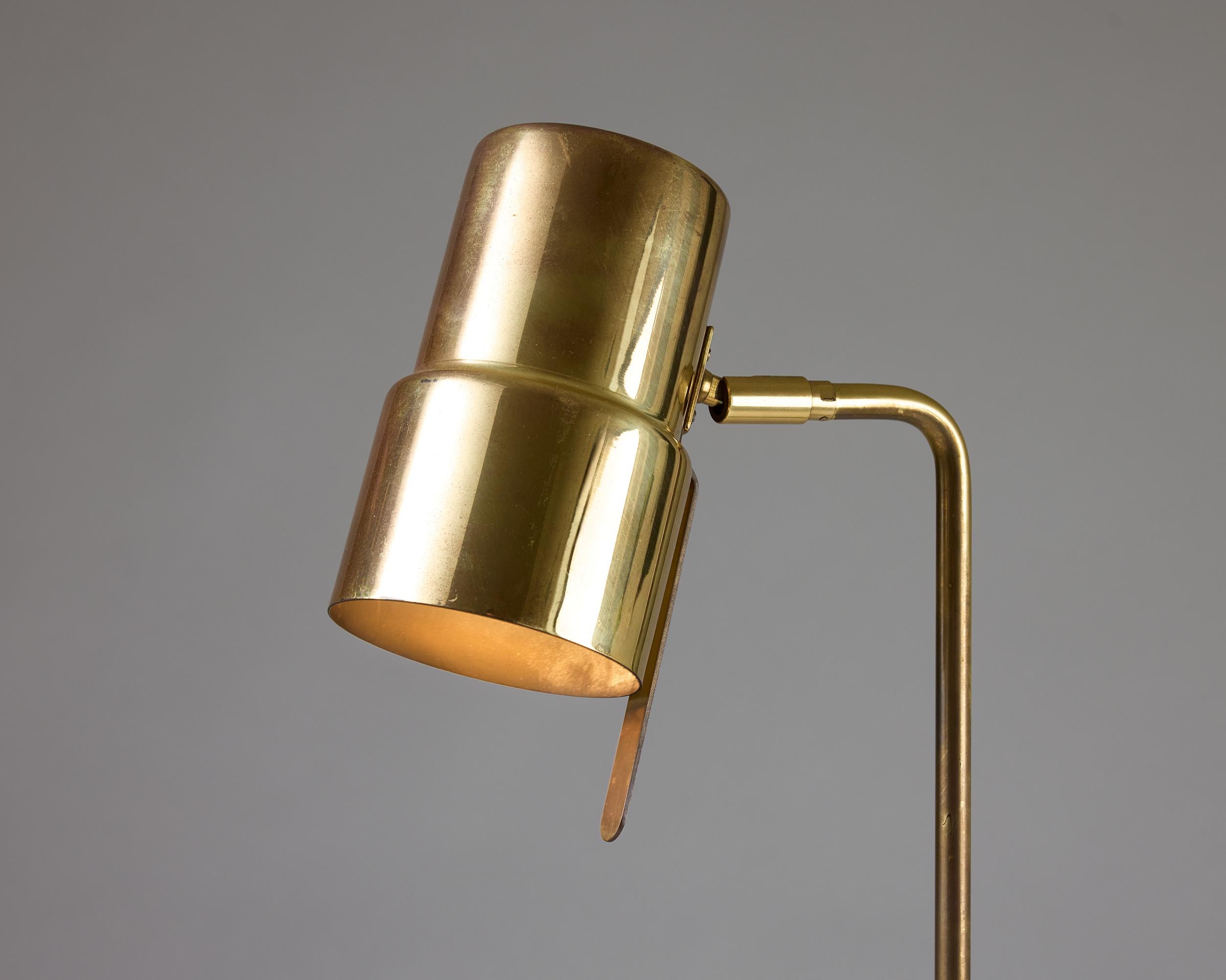 Milieu du XXe siècle Lampadaire modèle G/152 Design/One Hans-Agne Jakobsson en vente