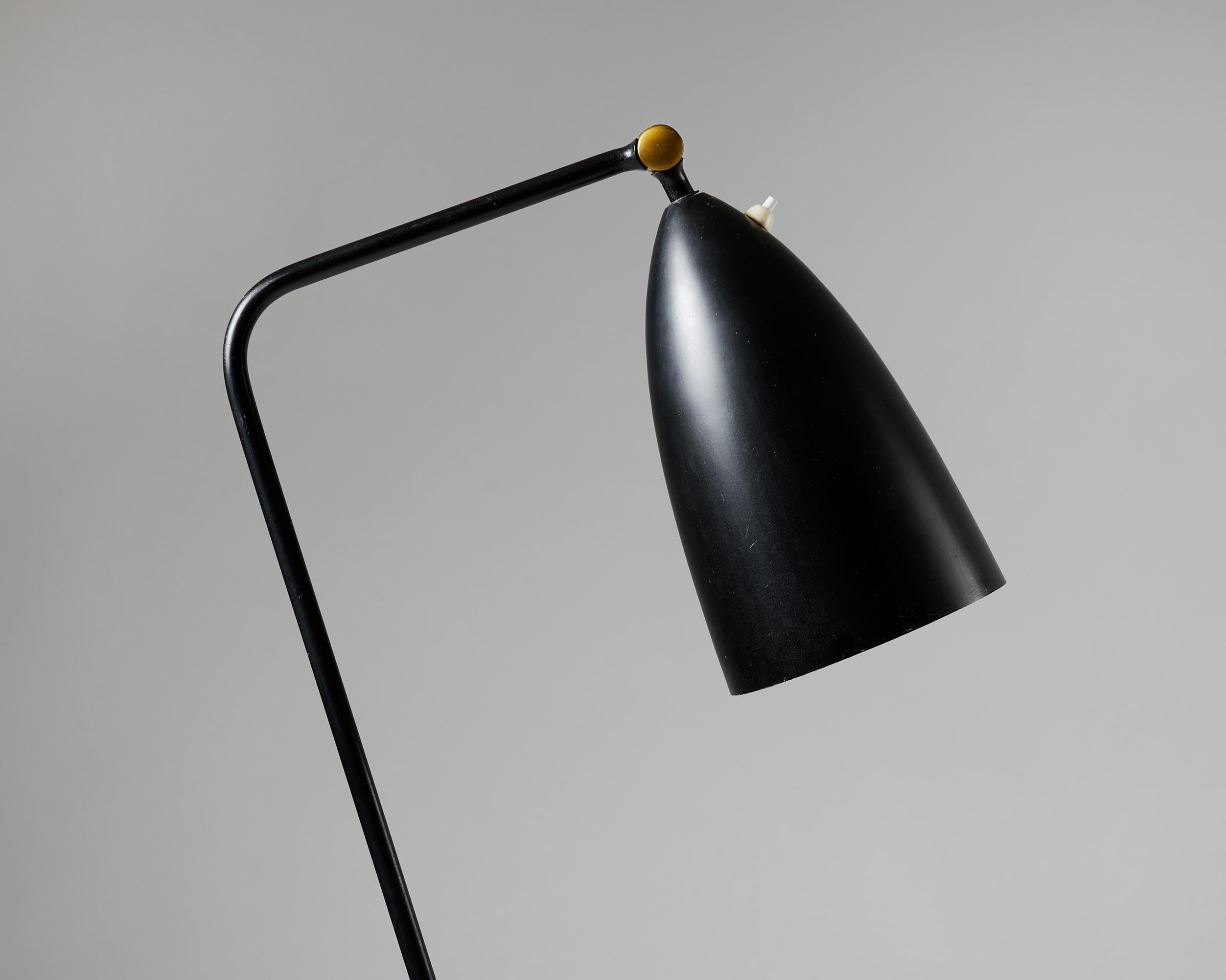 Milieu du XXe siècle Lampadaire modèle G-33 