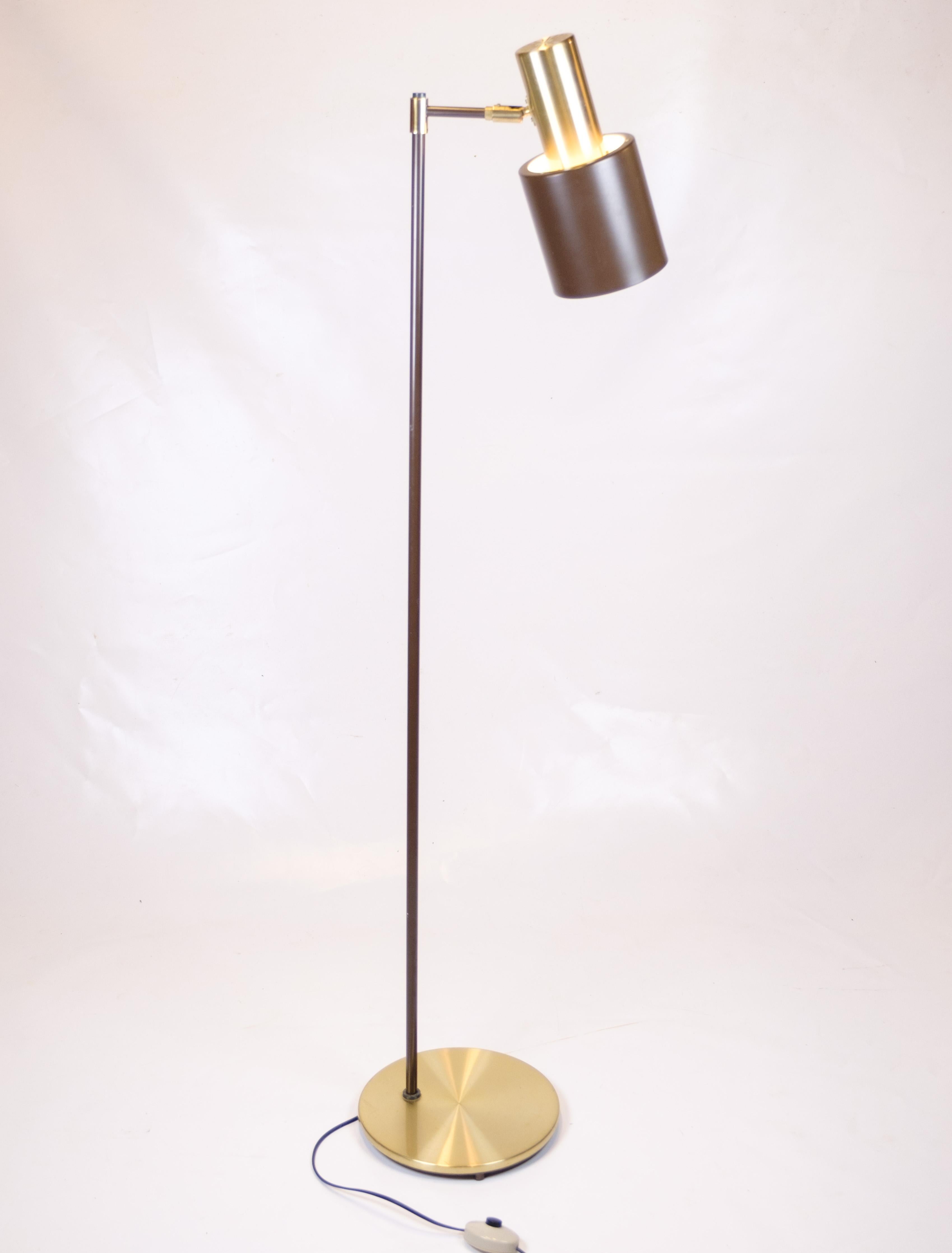 Lampadaire Model Studio En Métal Laqué Brun Et Laiton Par Jo Hammerborg en vente 5