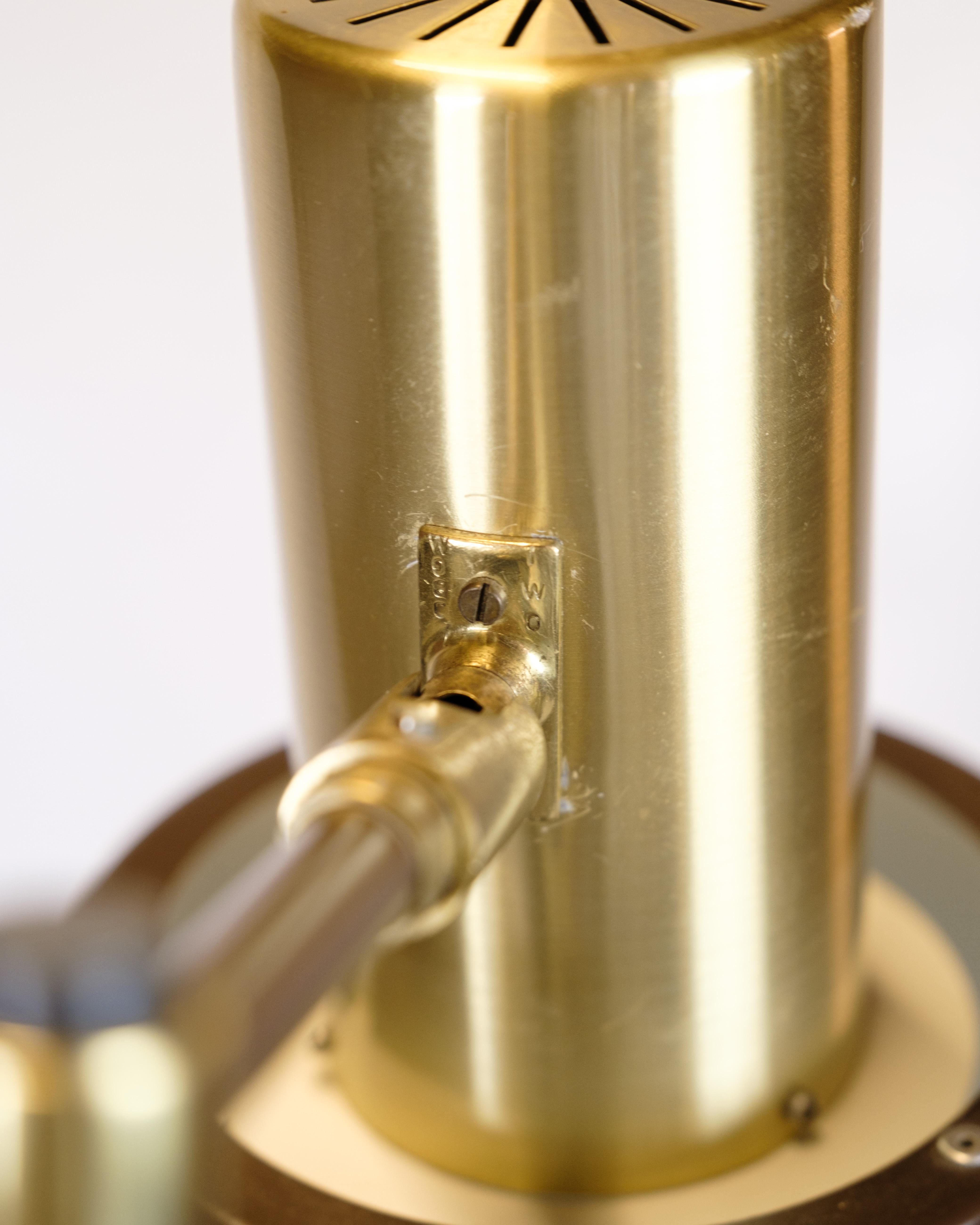 Danois Lampadaire Model Studio En Métal Laqué Brun Et Laiton Par Jo Hammerborg en vente
