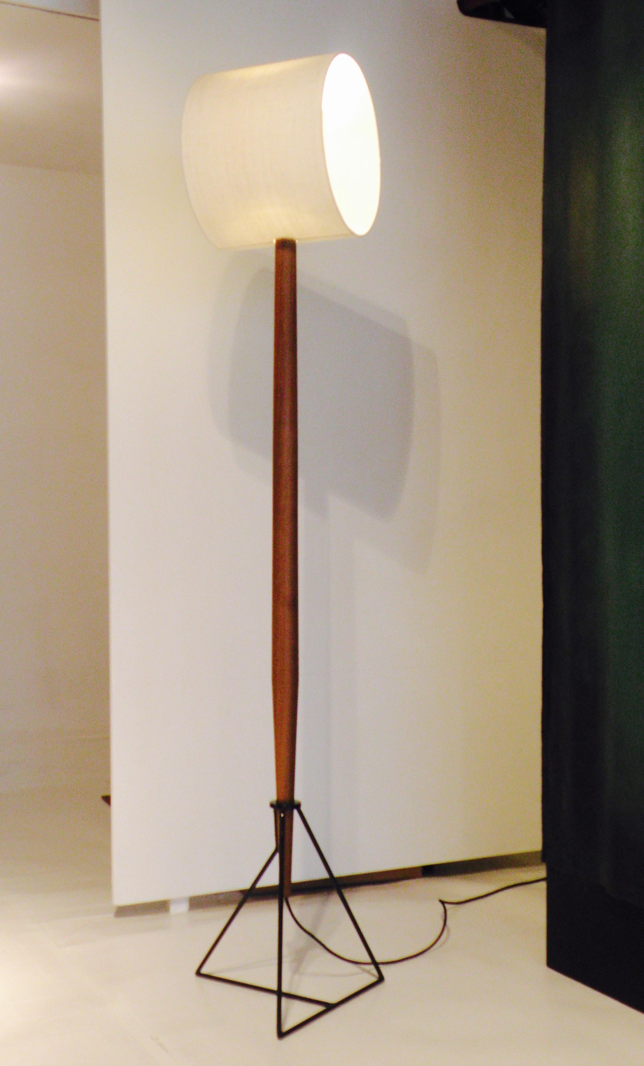 All roads lead to Rome… Floor lamp 'Moore' looks like a collection of separate objects but still functions in a traditional way. Each part has its own quality. The two lampshades do what they were made for and yet occupy a unique position. As a
