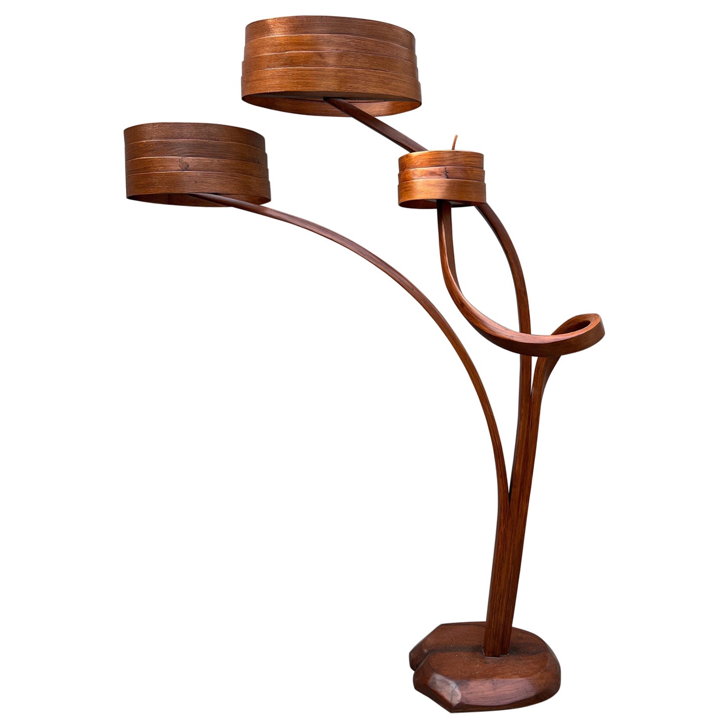 Lampadaire n° 4 de la série Vrksa - Bois de frêne cintré