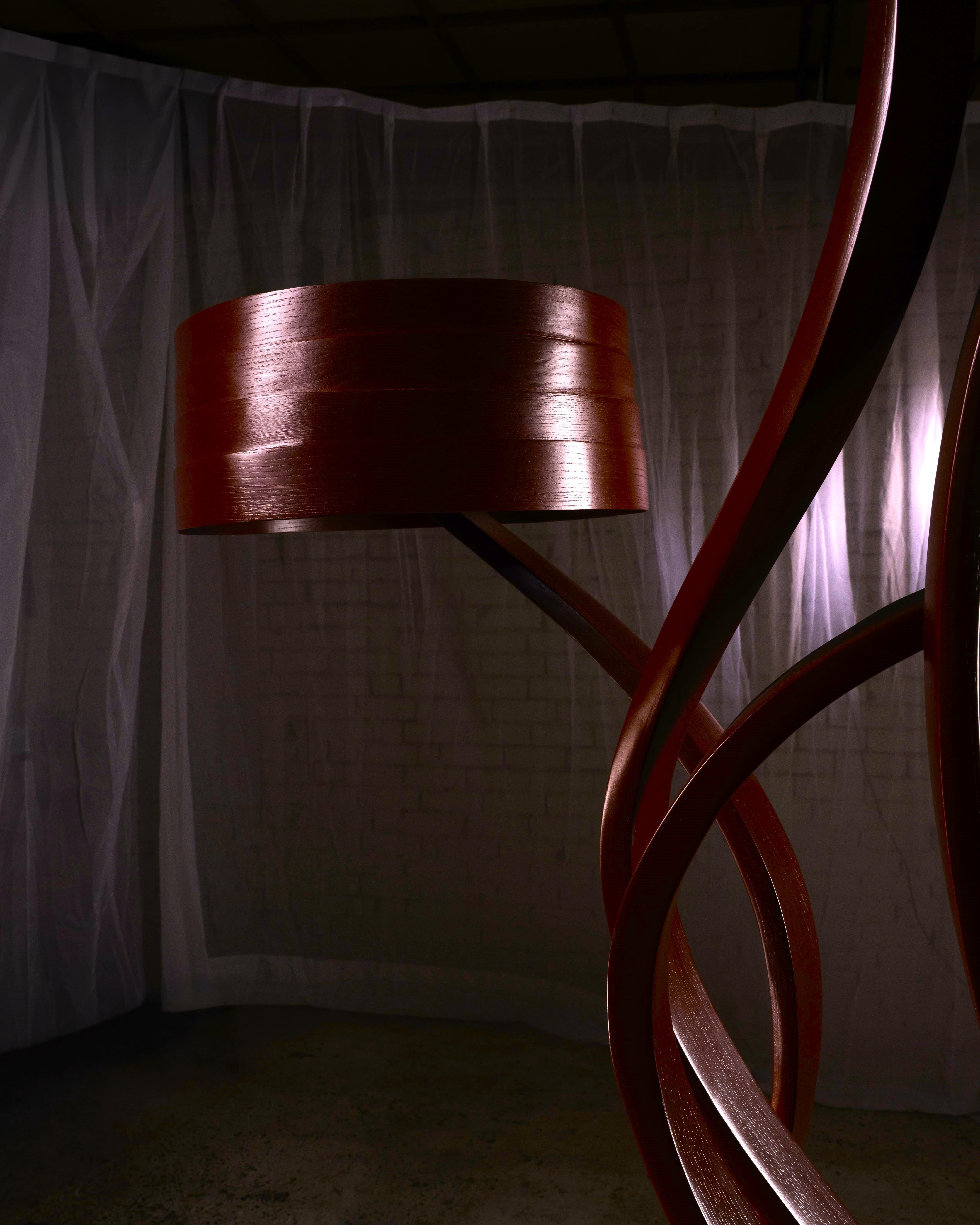 Bois Lampadaire n° 5 - Série Fluentum en vente