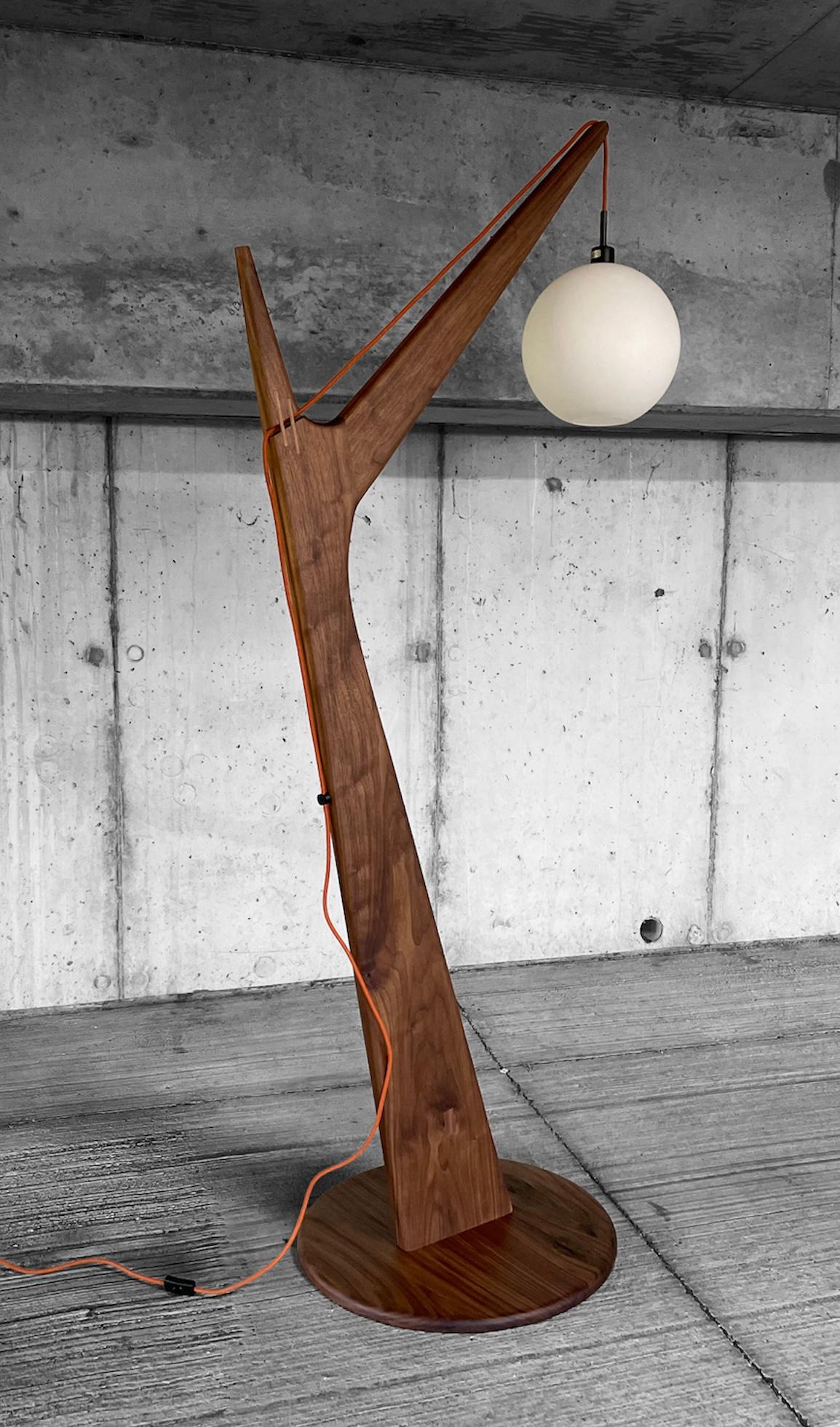 Stehlampe Nr.1 von Kirby Furniture (Skandinavische Moderne) im Angebot