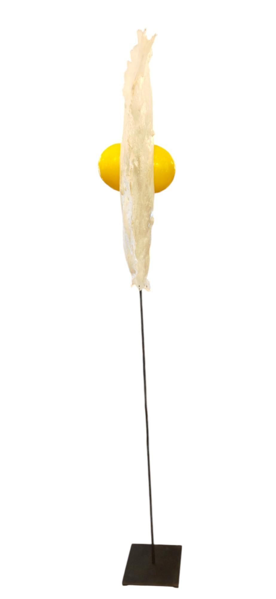 Fait main Lampadaire Oeuf signé par le designer Michel Froment en vente