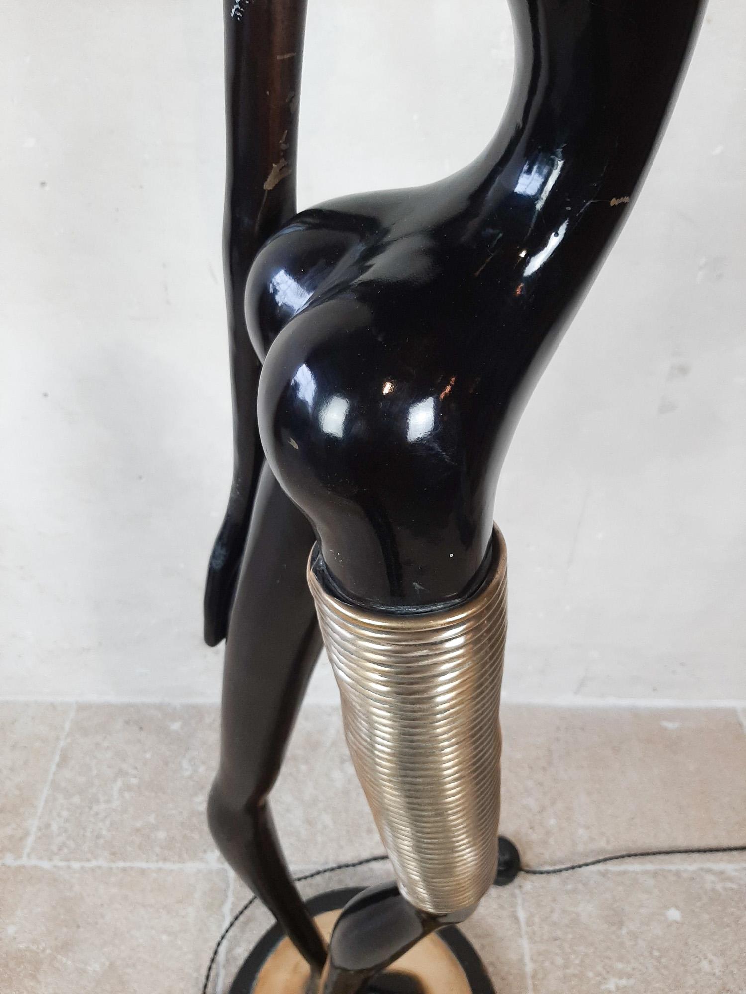 Floor Lamp of a Beautiful African Woman with Urn, by Hagenauer, 1970s For Sale 3