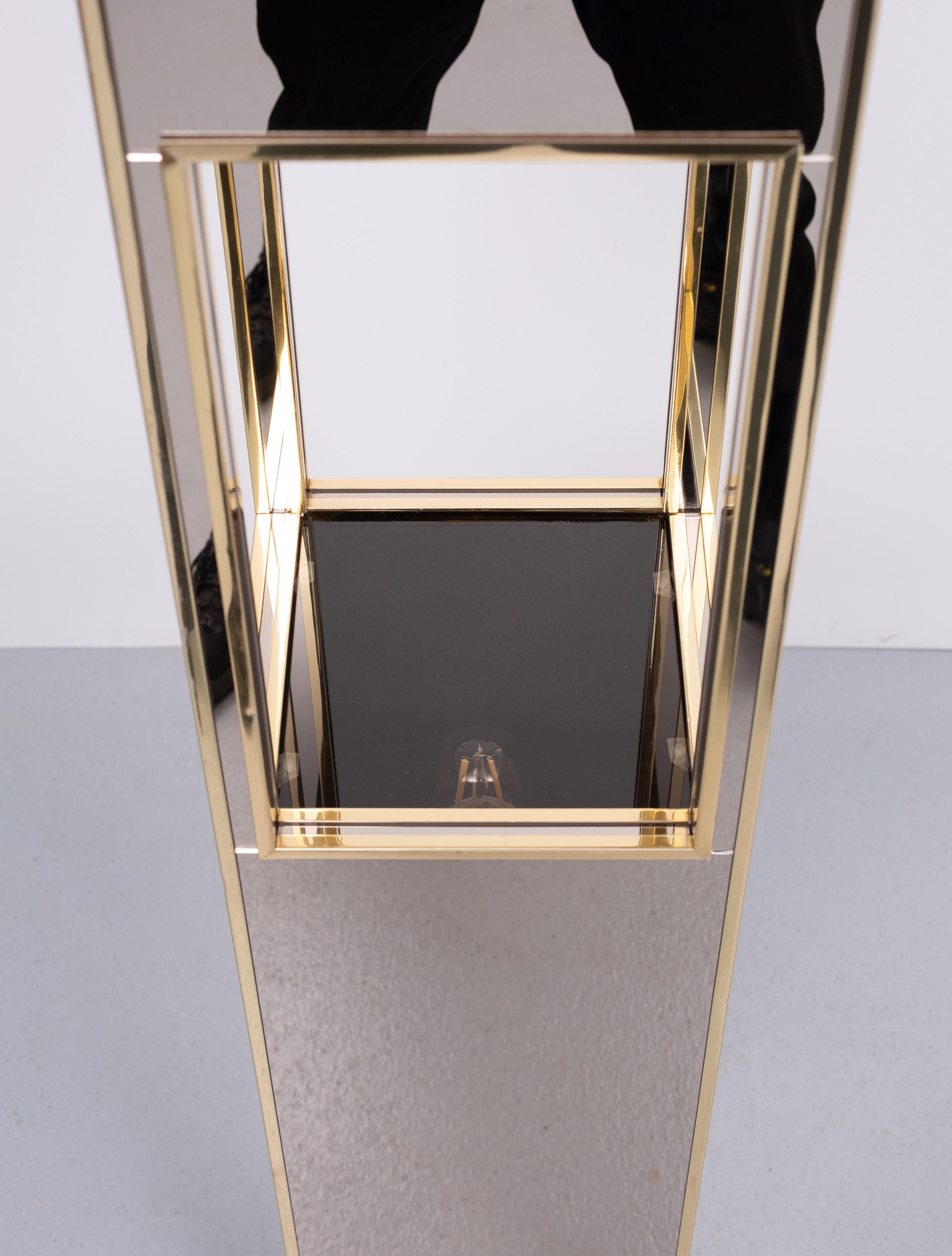 Lámpara de pie Pedestal Bronce Espejo Hollywood Regency Años 70 Regencia de Hollywood en venta