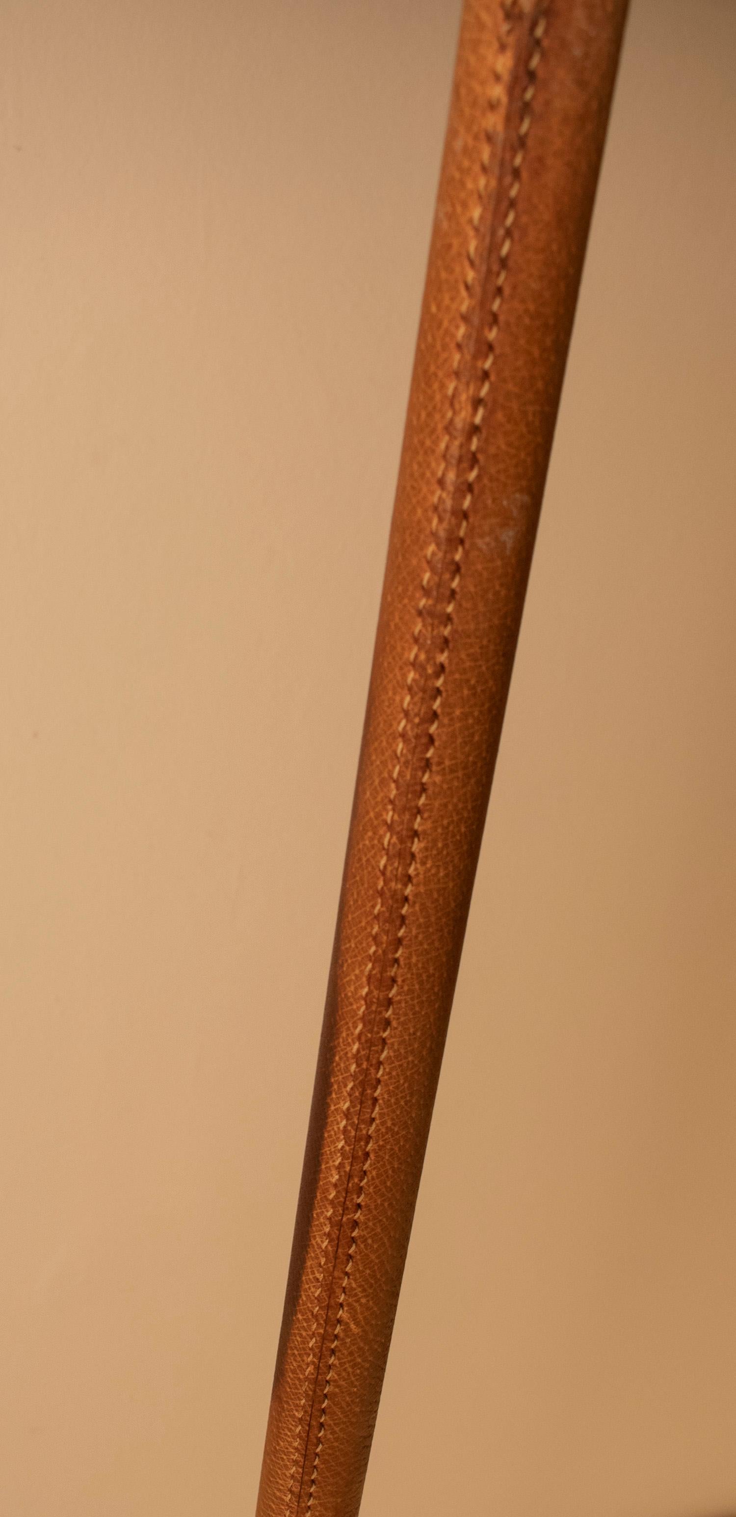 Ottone Lampada da terra prodotta da Metalarte nello stile di Gino Sarfatti, pelle, ottone in vendita