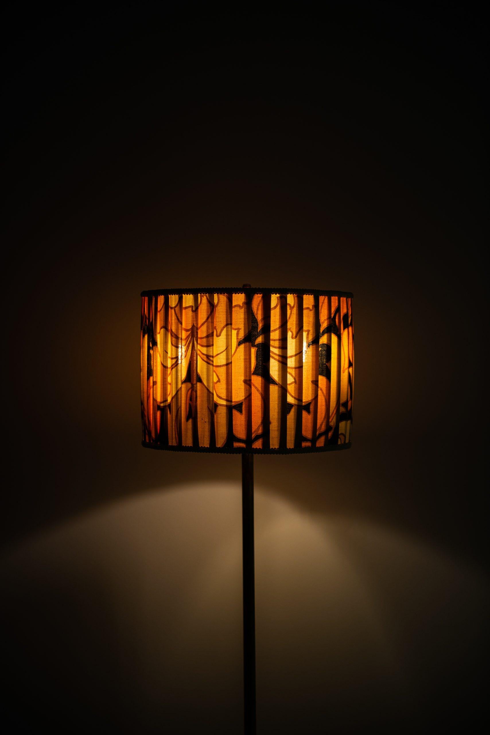 Floor Lamp Produced by Stilarmatur in Tranås, Sweden In Good Condition For Sale In Limhamn, Skåne län