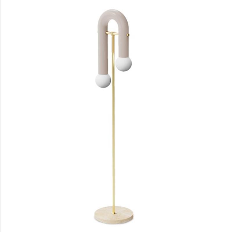 Polished Contemporary Art Deco inspired Floor Lamp Pyppe in Brass, Salmon and Travertine For Sale