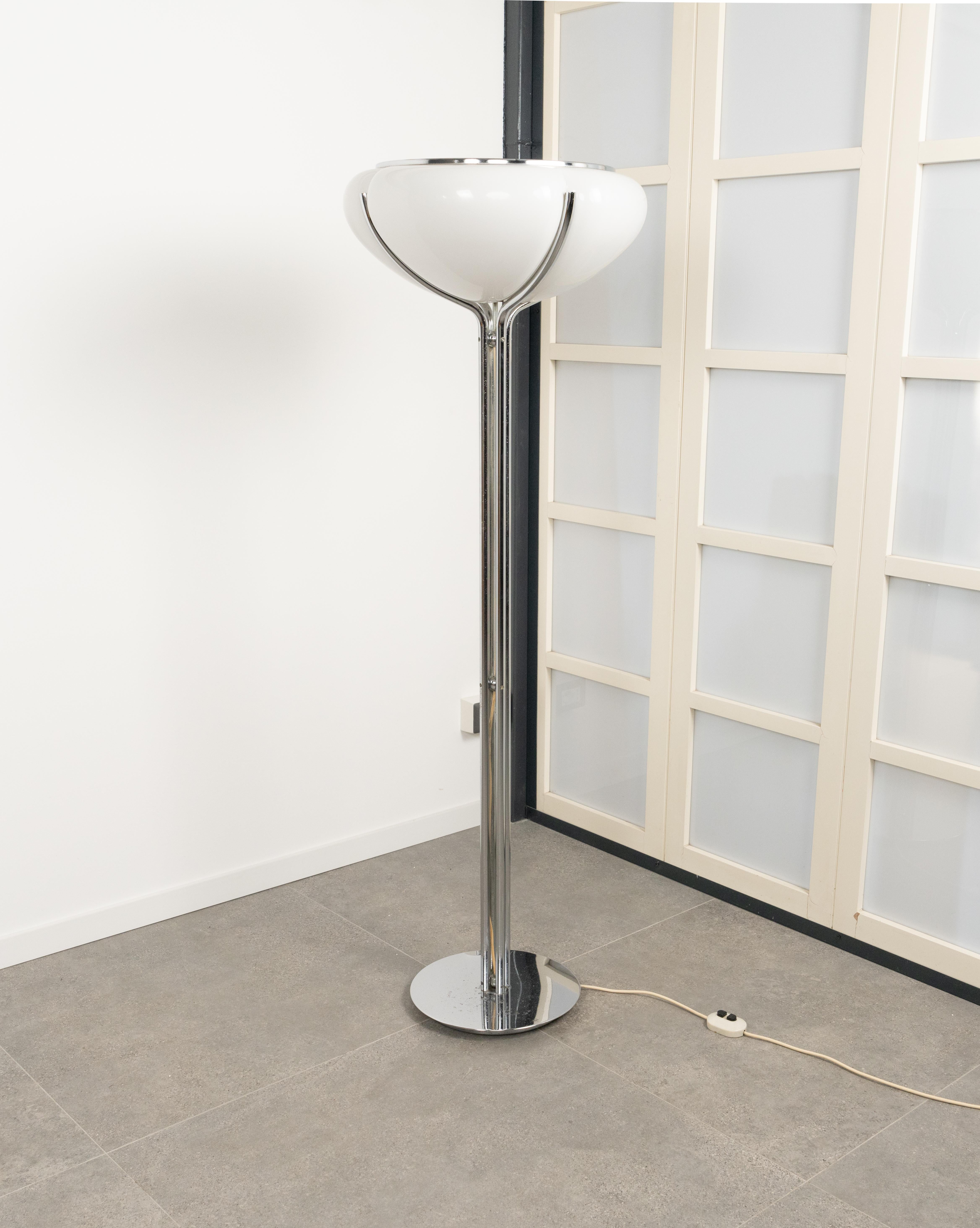 Fin du 20e siècle Lampadaire Quadrifoglio de Gae Aulenti pour Harvey Guzzini, Italie, années 1970 en vente