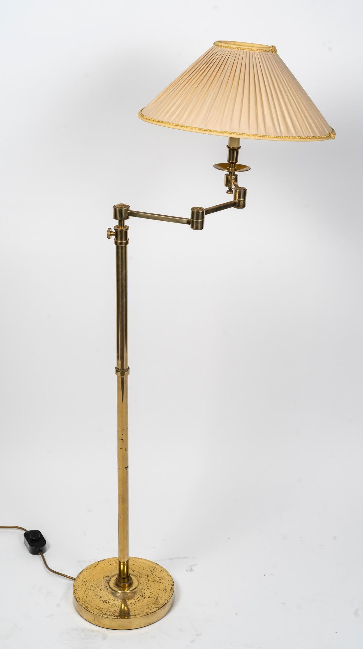 Stehlampe, Leselampe aus vergoldetem Messing, 1980-1990, hochwertige Handwerkskunst (Vergoldet) im Angebot