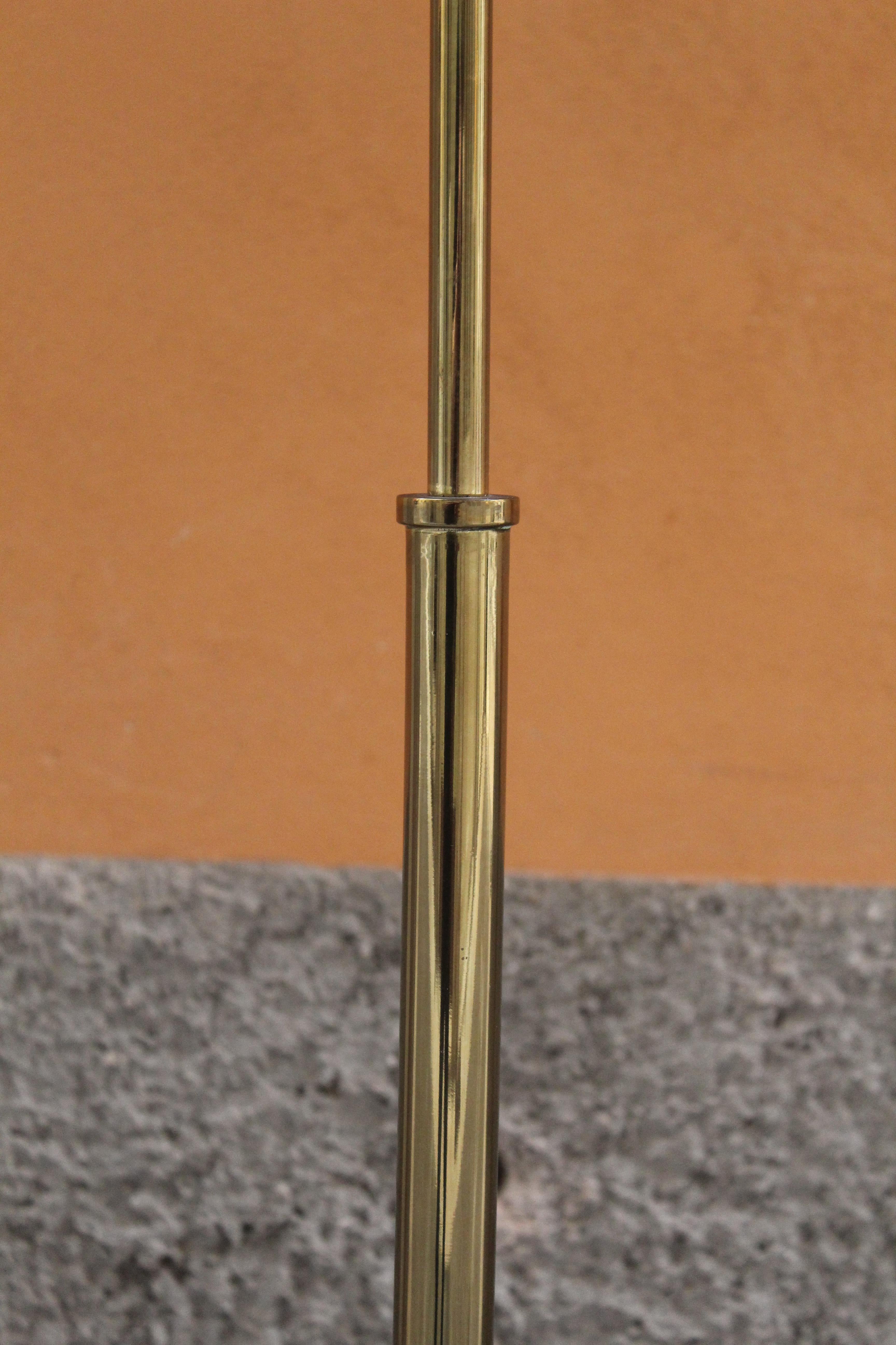 Italian Floor Lamp, Shell Shape, Brass Body, 1970s For Sale