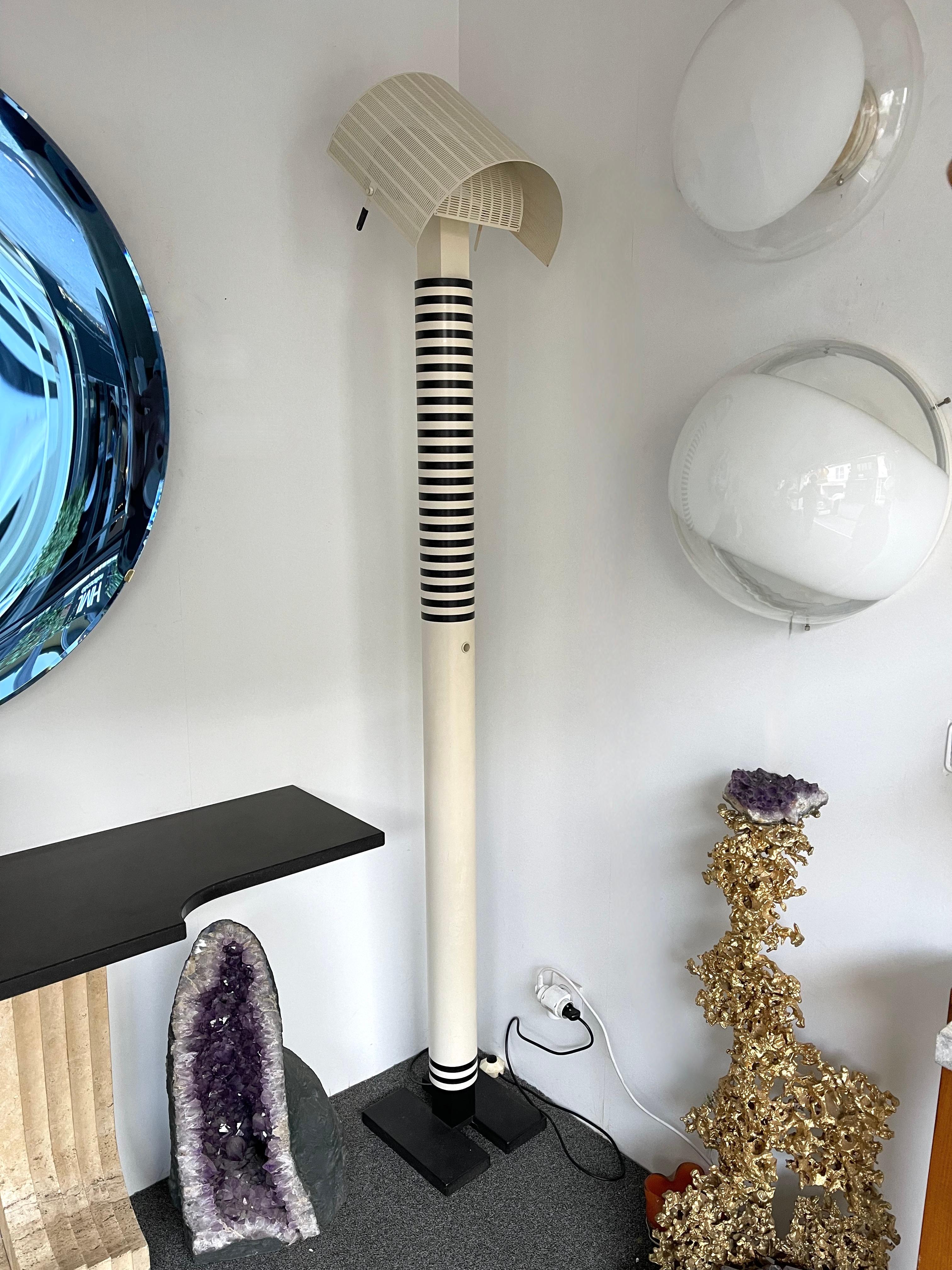 Stehlampe, entworfen von Mario Botta für Artemide. Italien, 1980er Jahre im Angebot 1