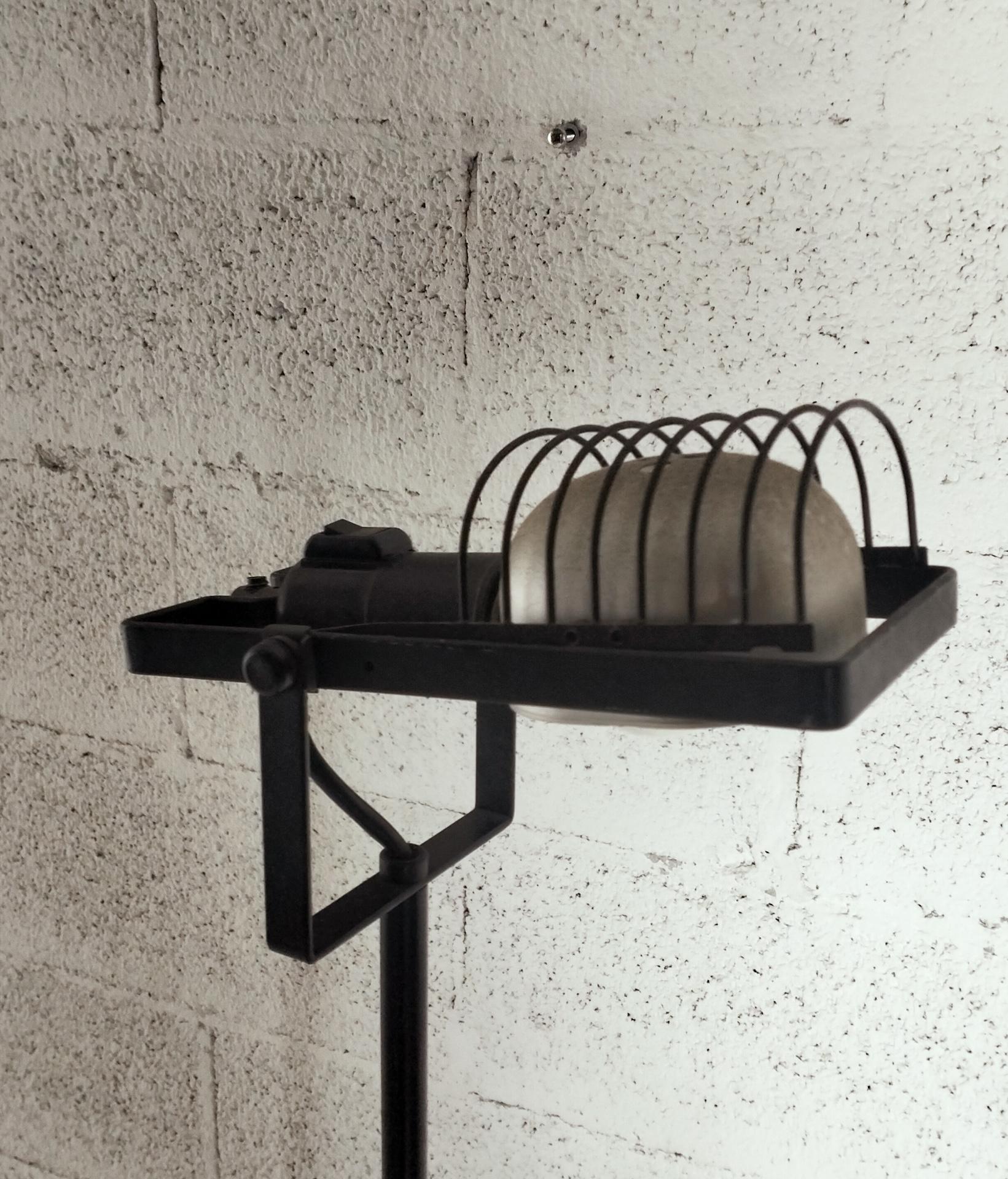 Lampadaire Sintesi Terra par Ernesto Gismondi pour Artemide , 1970 Bon état - En vente à Padova, IT