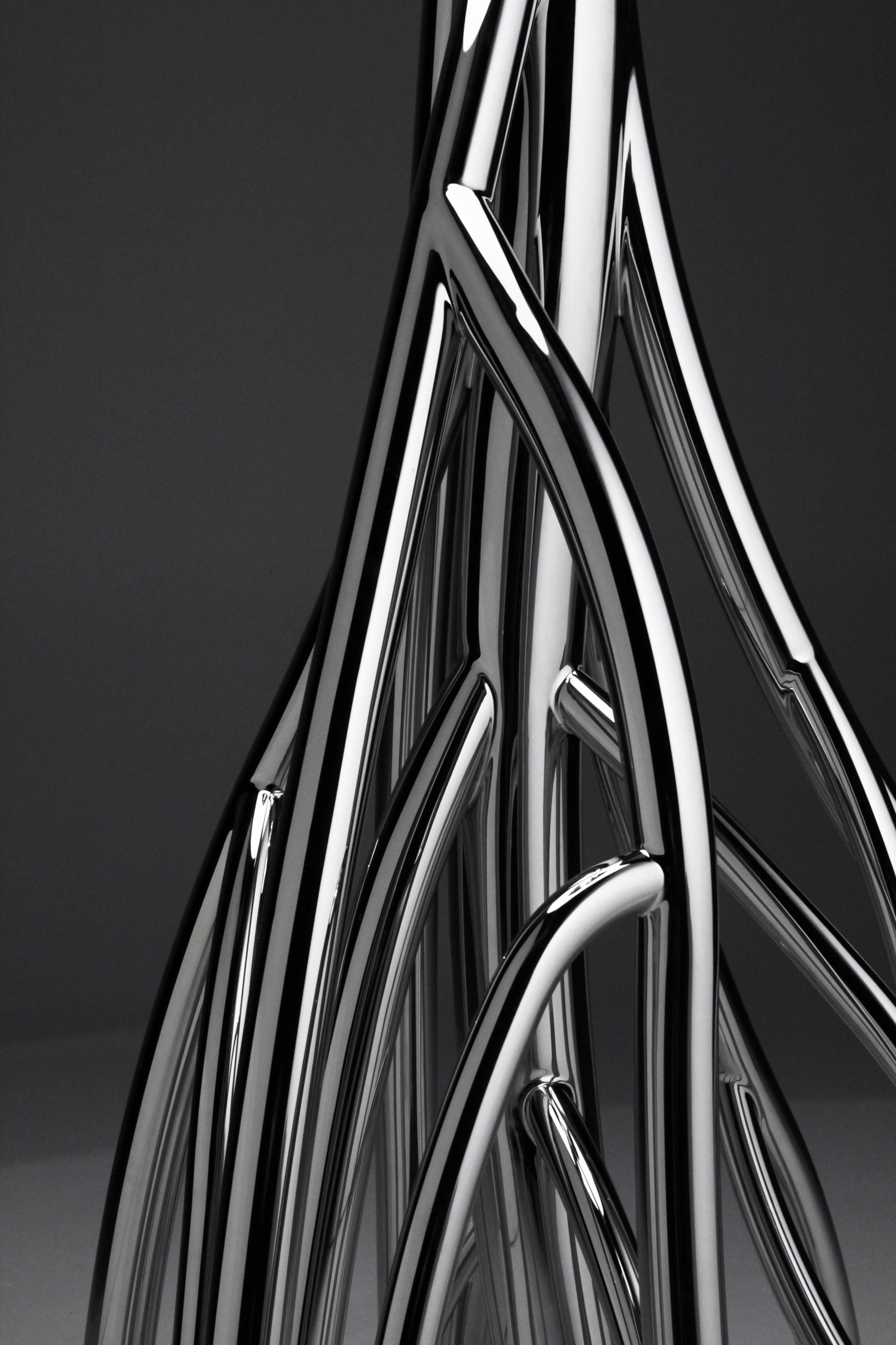Stehlampe Skulptur Spiegel Stahl Weiß Leinen Lampenschirm Collectible Design Italien (Poliert) im Angebot