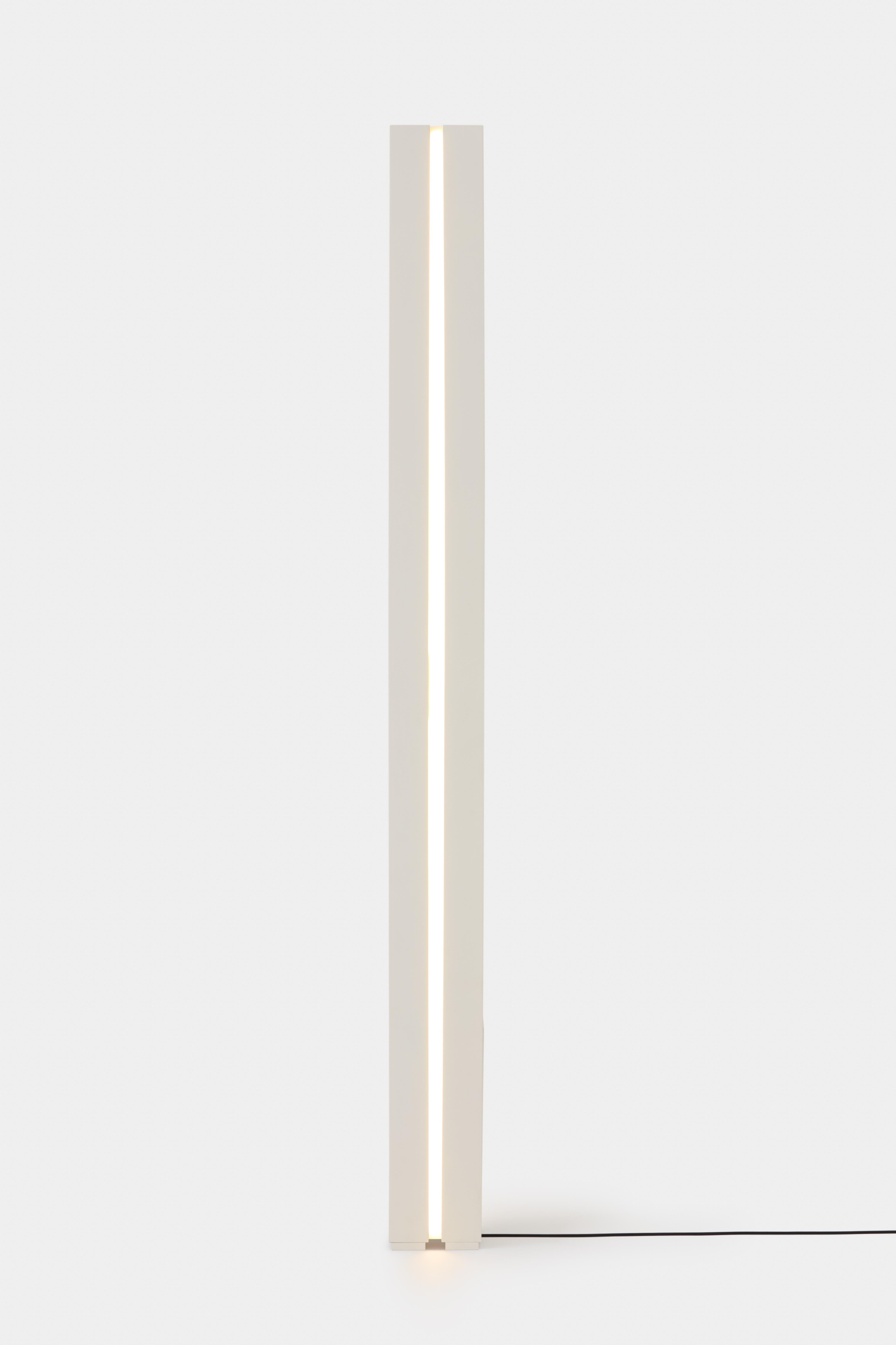Contemporary Floor Light 'STRUCTURE PILAR & VIGA' 520.61 by Marco Casamonti/Studio Archea x TOOY

Compliant with USA electrical system
Model shown: Hardware in Beige
Floor lamp with 300 cm cable
Plug type F (Schuko)
Dimmer positioned 80 cm from the