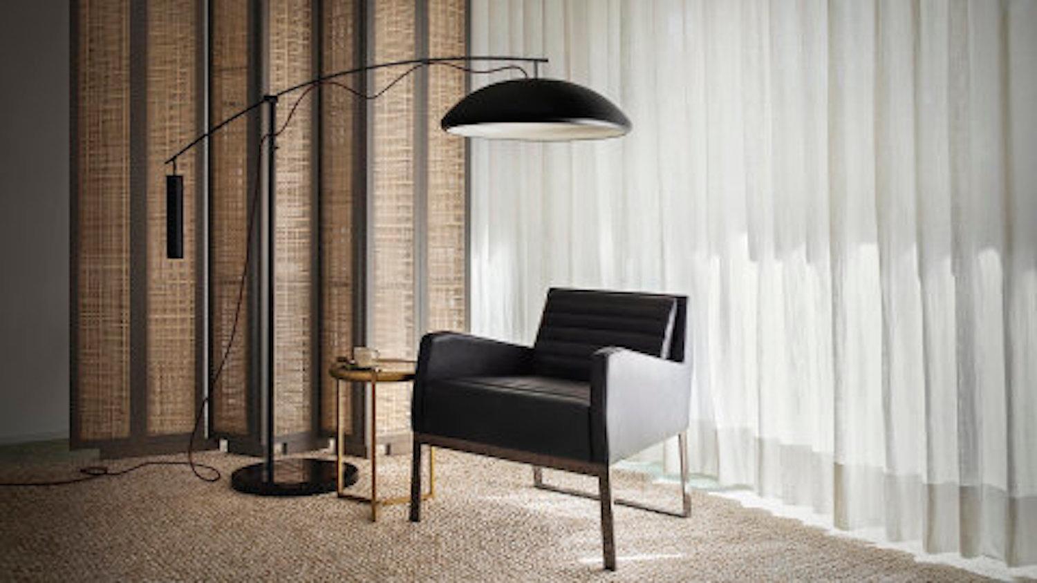 Lampada da terra 'Takayama' di Man of Parts, metallo bianco + base in marmo bianco in vendita 1