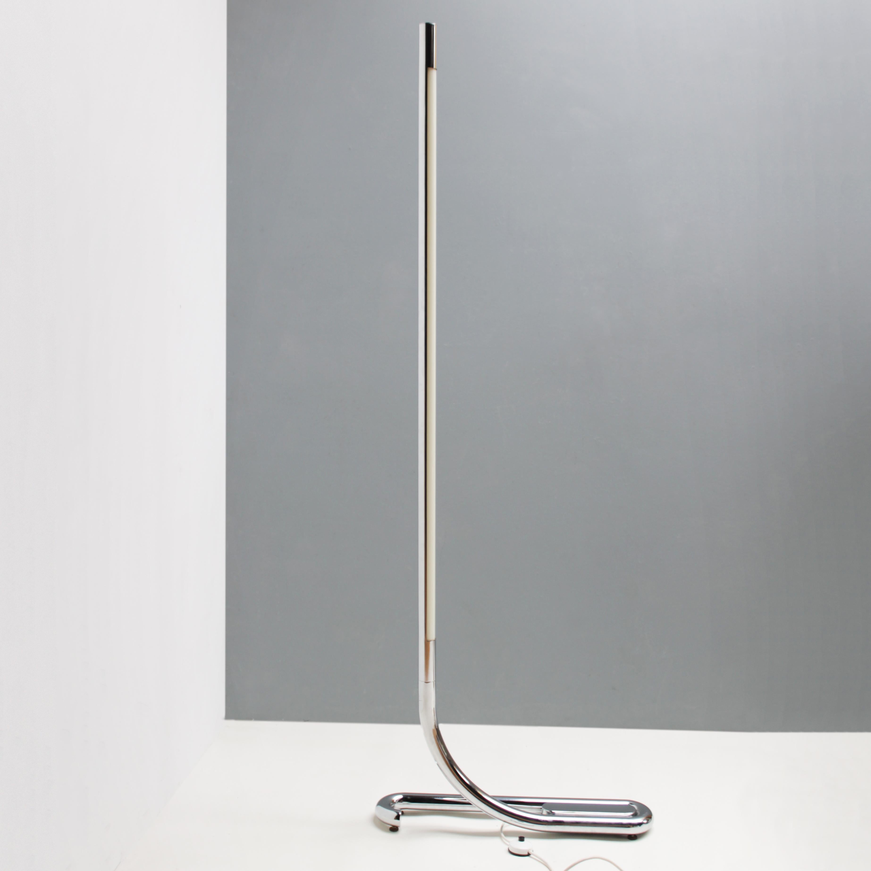 Rare floor lamp TC2 by Aldo van den Nieuwelaar, Holland 1972. Executed in chrome with a fluorescent tube.
Dimensions: Height 77.6 in. (197 cm), width 28.4 in. (72 cm), depth 5.9 in. (15 cm).

The production run of this particular model, called,