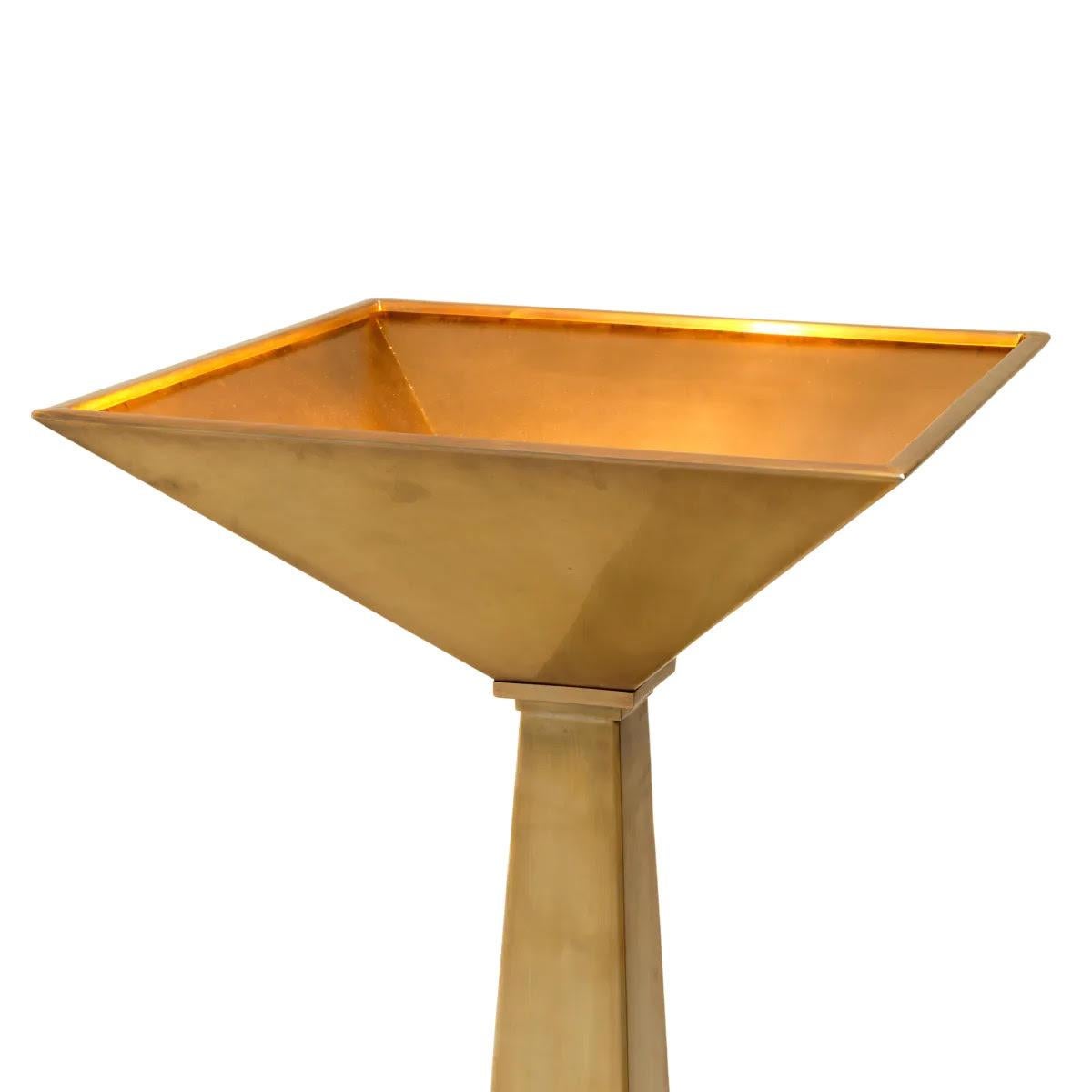 Francese Lampada da terra, finitura in ottone vintage e base in granito nero, lampada da terra di design. in vendita