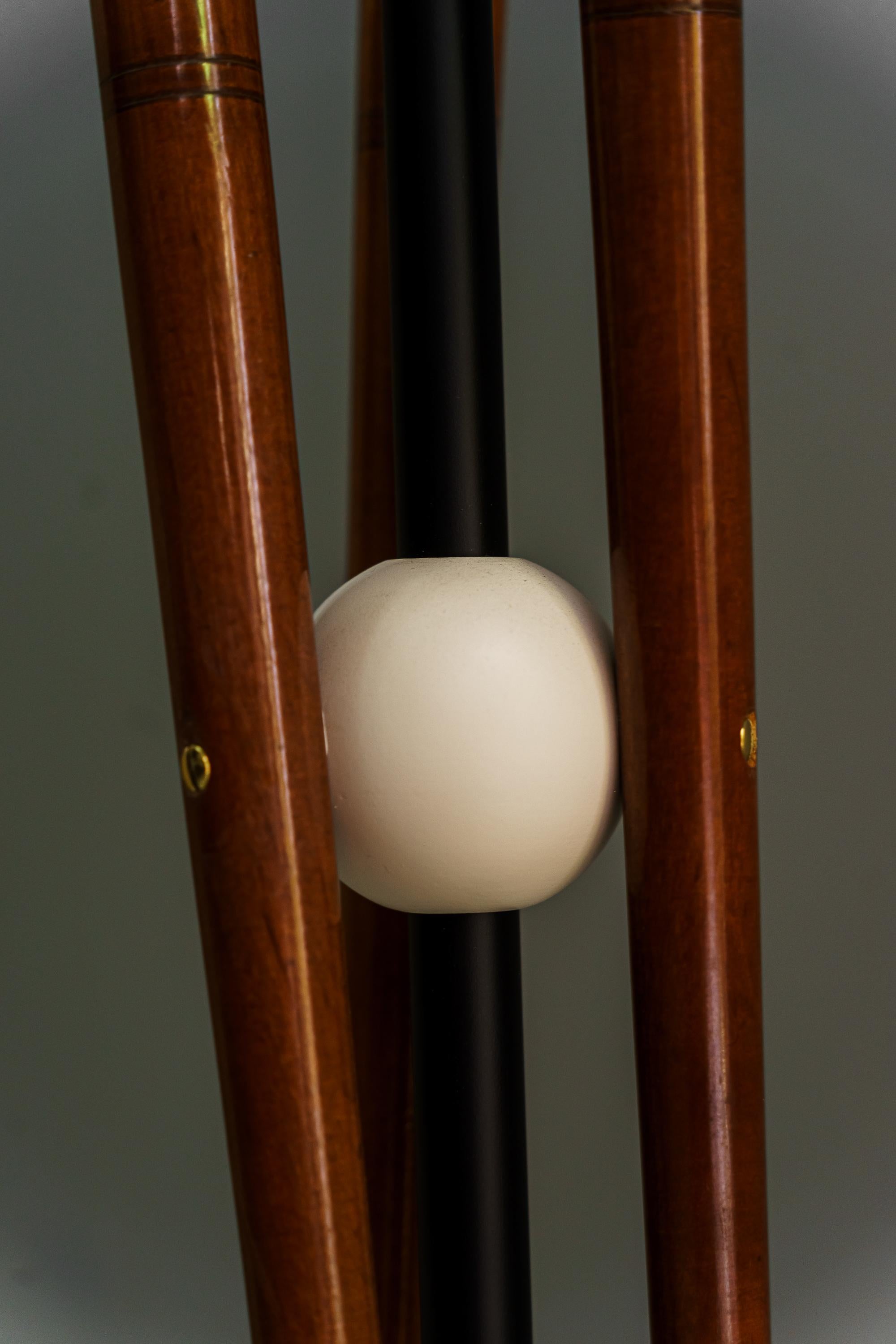 Lampadaire avec 3 raquettes de golf italien vers 1950 en vente 8