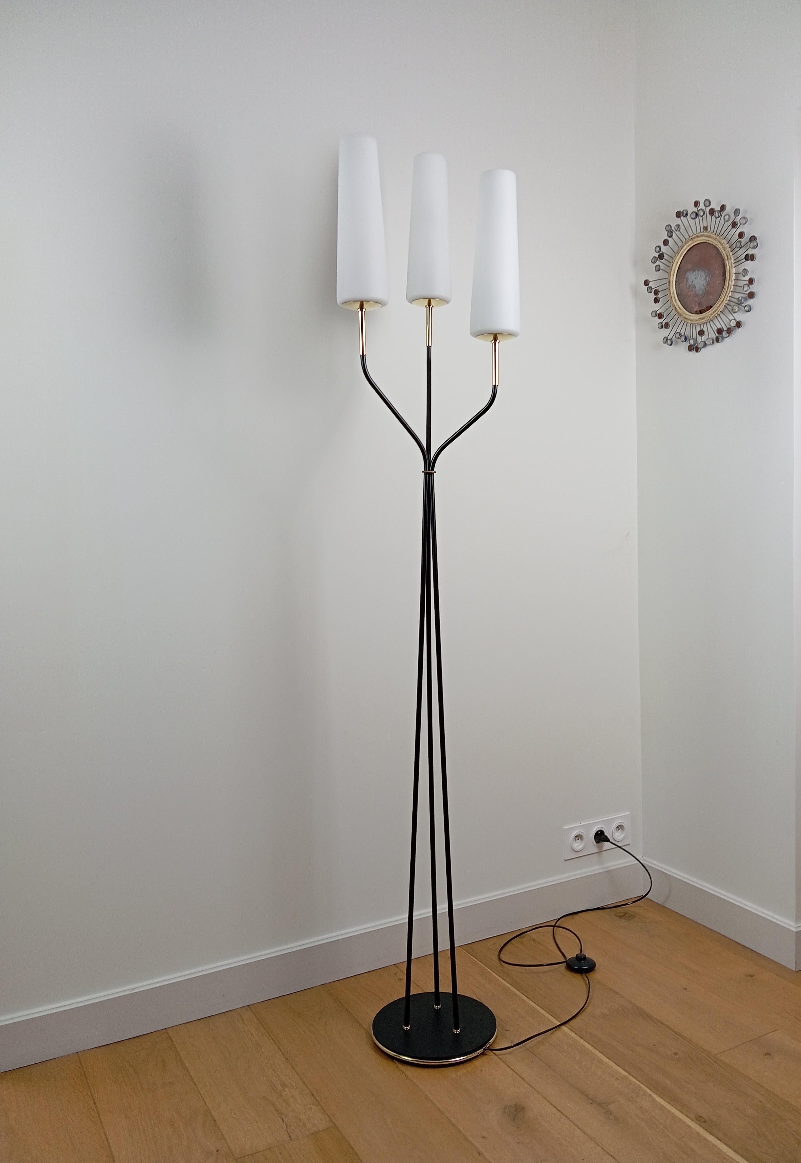 Mid-Century Modern Floor lamp with 3 light arms, Maison Lunel circa 1950 For Sale