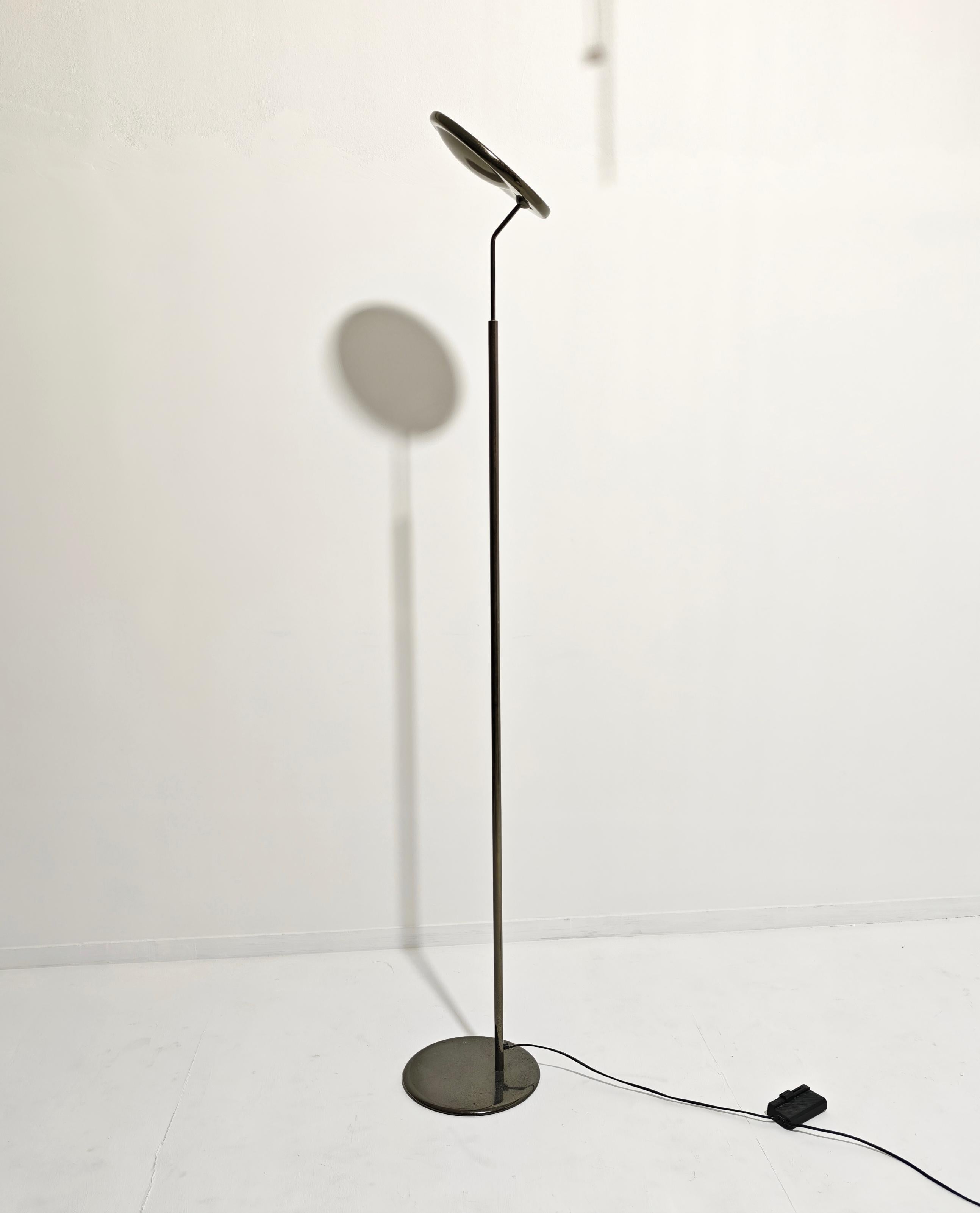 Floor Lamp With Adjustable Halogen Light in Bronzed Brass Mid-Century Modern 70s im Zustand „Gut“ im Angebot in Palermo, IT