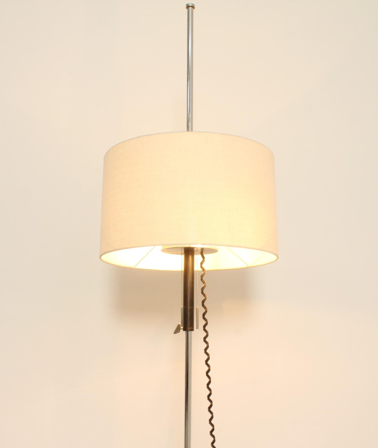 Floor Lamp with Adjustable Lampshade, Spain, 1960's For Sale 4