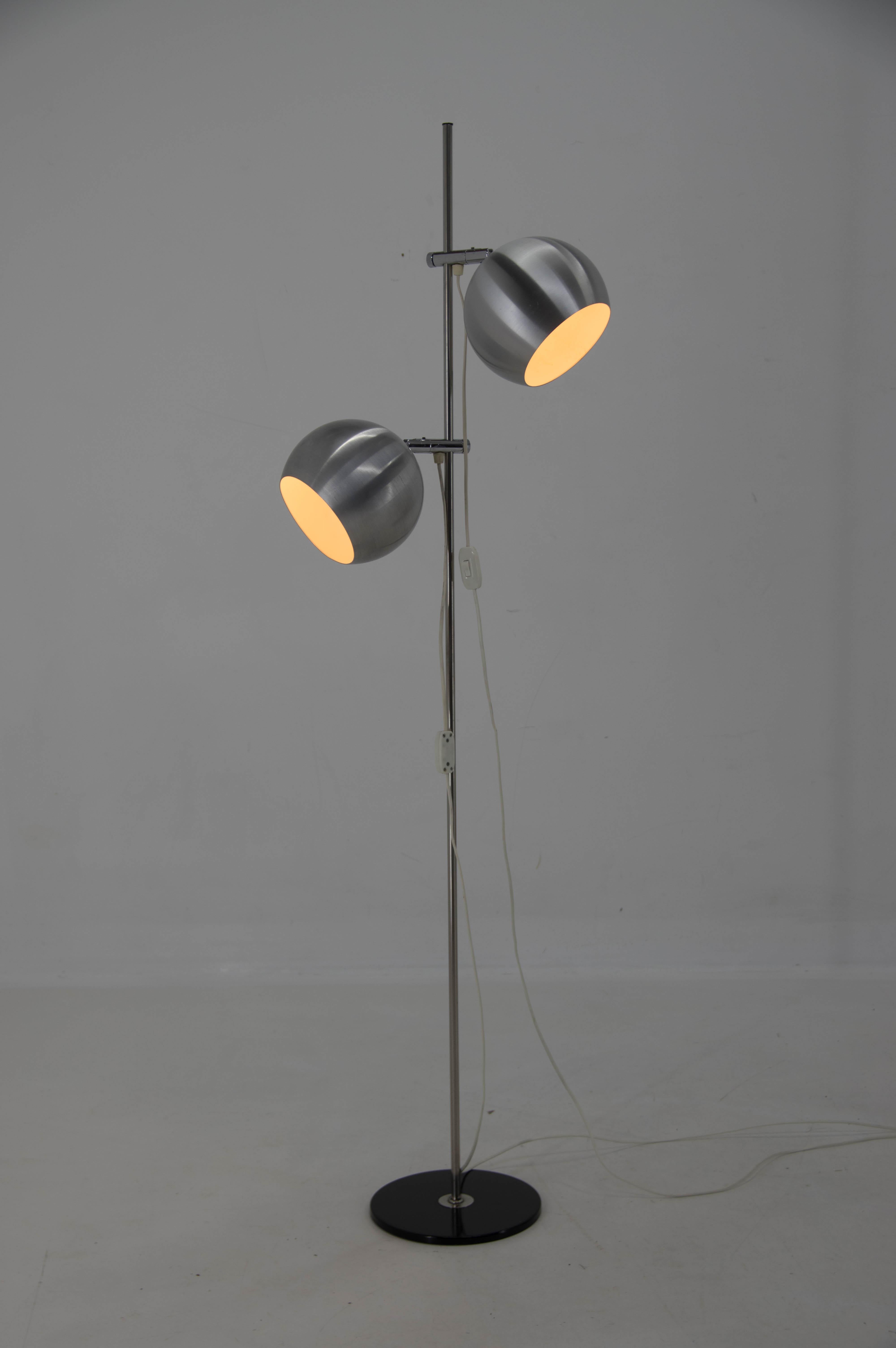 Mid-Century Modern Floor Lamp with Flexible Shades, Europe, 1960s For Sale