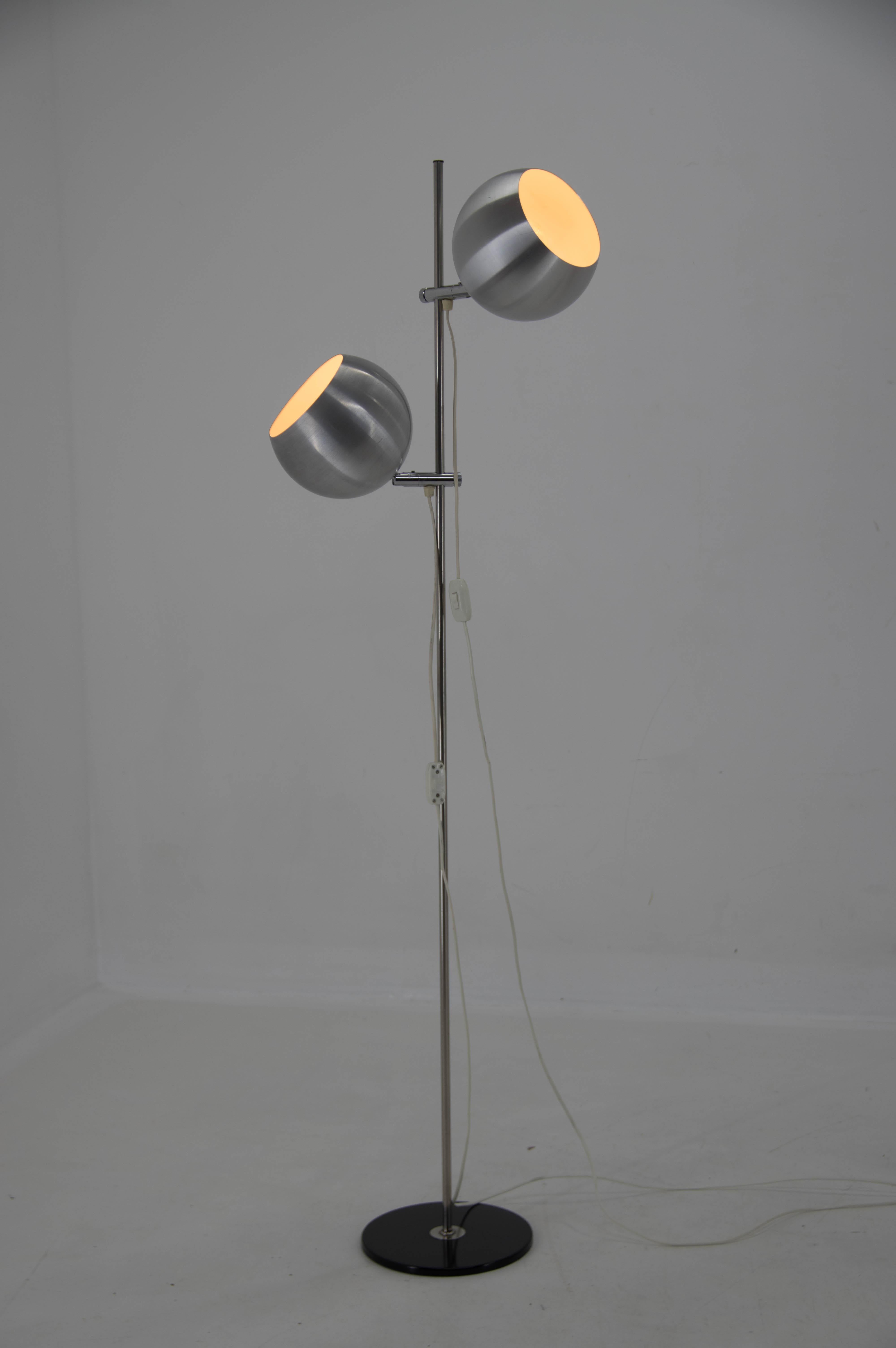 Floor Lamp with Flexible Shades, Europe, 1960s In Good Condition For Sale In Praha, CZ