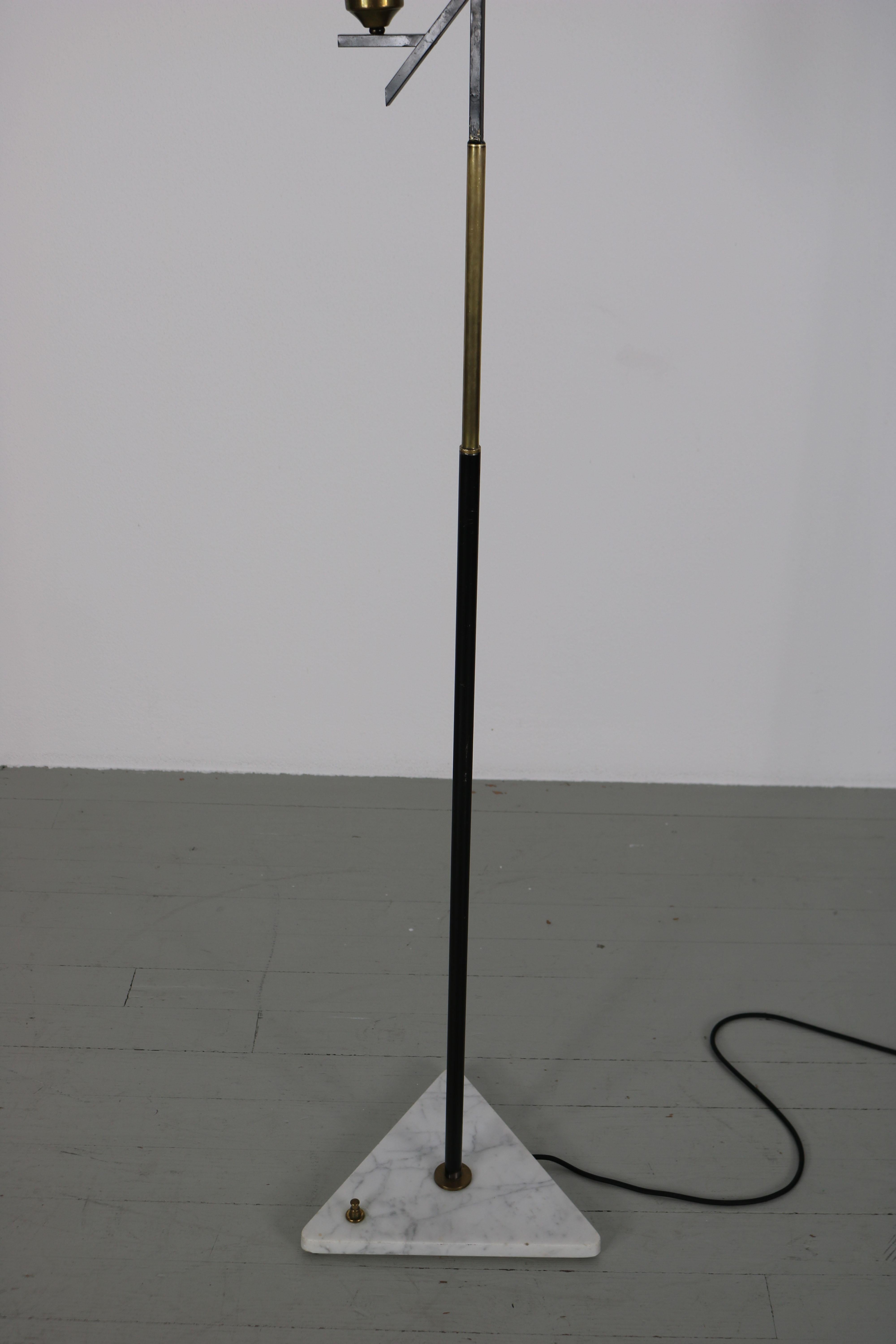 Mid-20th Century Floor Lamp with Marble Base in the Manner of Stilnovo, Italy, 1950s For Sale