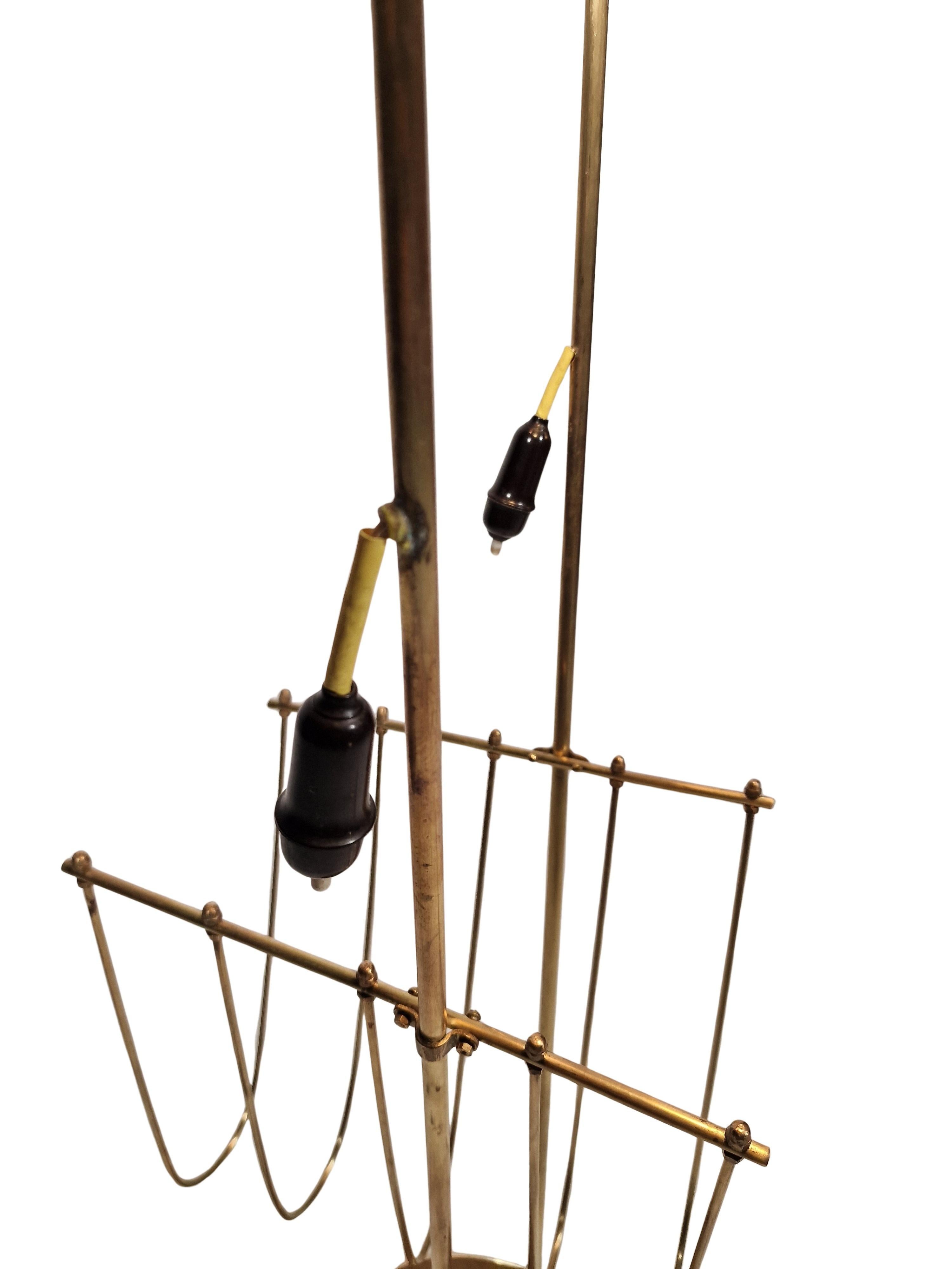 Lampadaire avec porte-journaux, style Régence hollywoodienne, années 1950 Autriche en vente 6