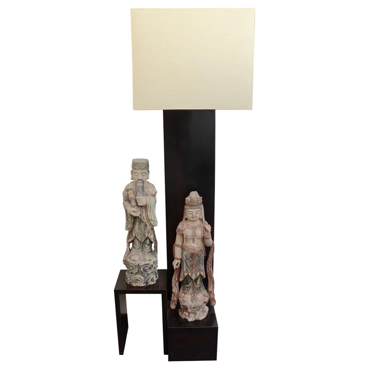 Stehlampe mit orientalischen Statuen im Stil von Billy Haines