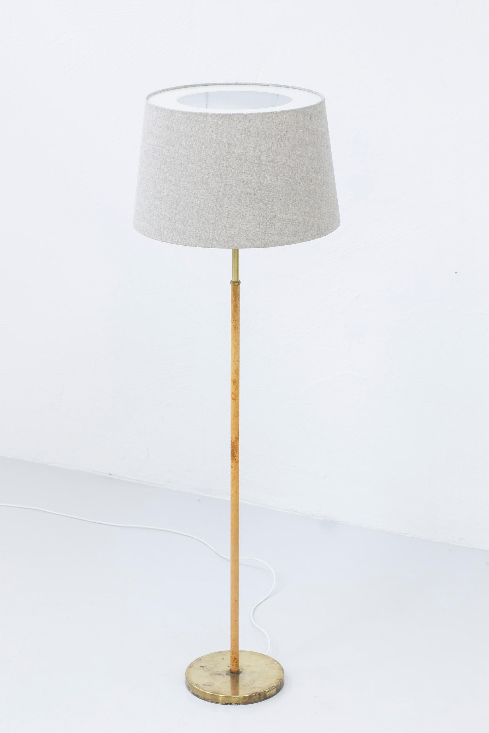 Scandinavian Modern Floor Lamp with Original Leather and Brass by Anders Pehrson, Ateljé Lyktan For Sale