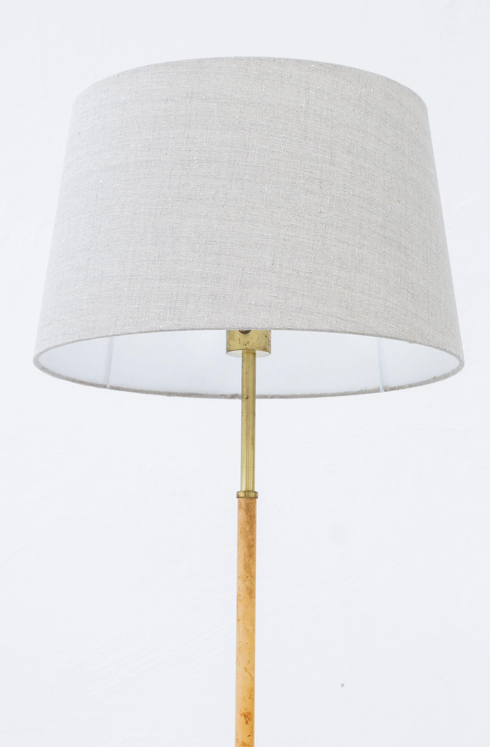 Swedish Floor Lamp with Original Leather and Brass by Anders Pehrson, Ateljé Lyktan For Sale